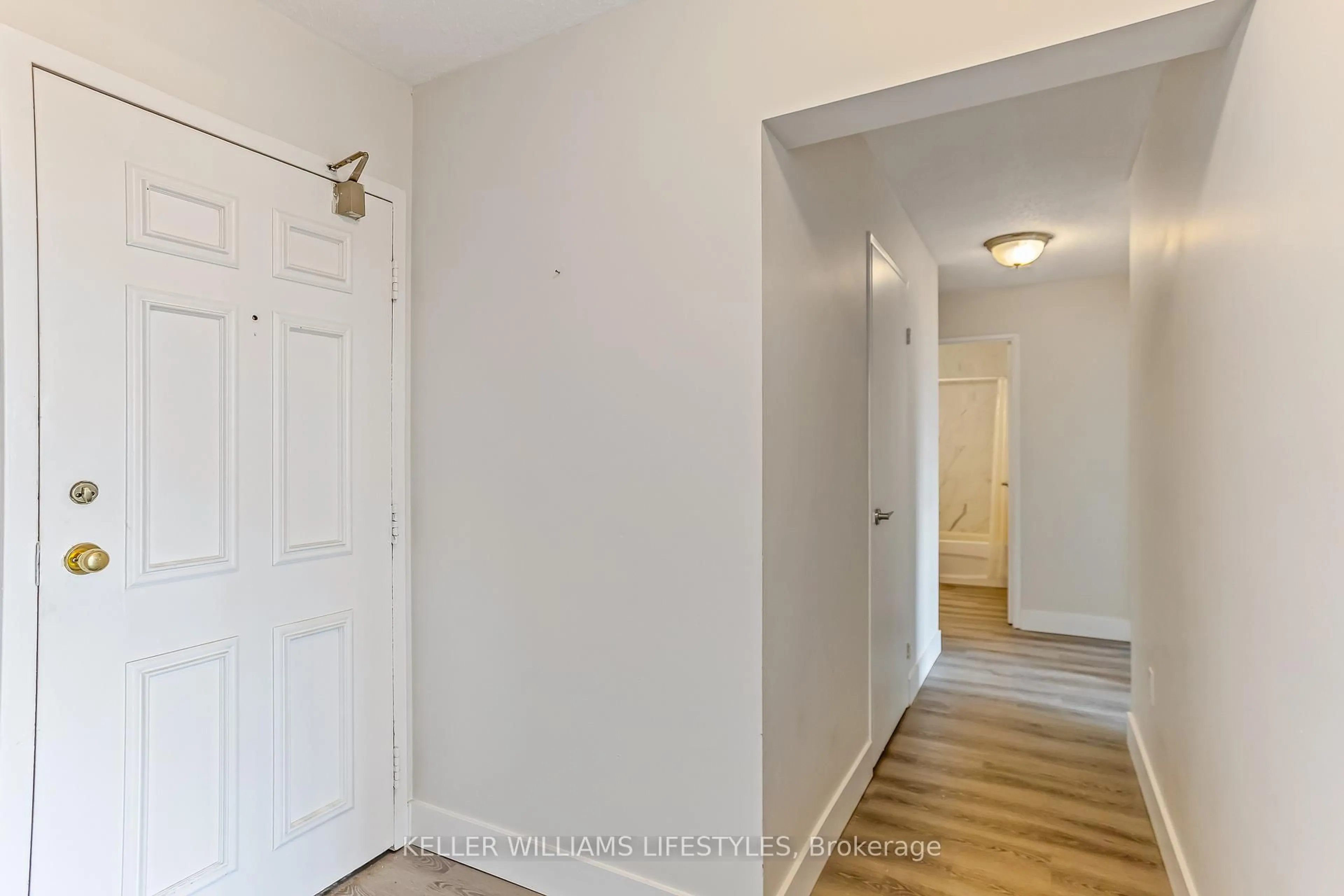 Indoor entryway for 600 GRENFELL Dr #609, London North Ontario N5X 2R8