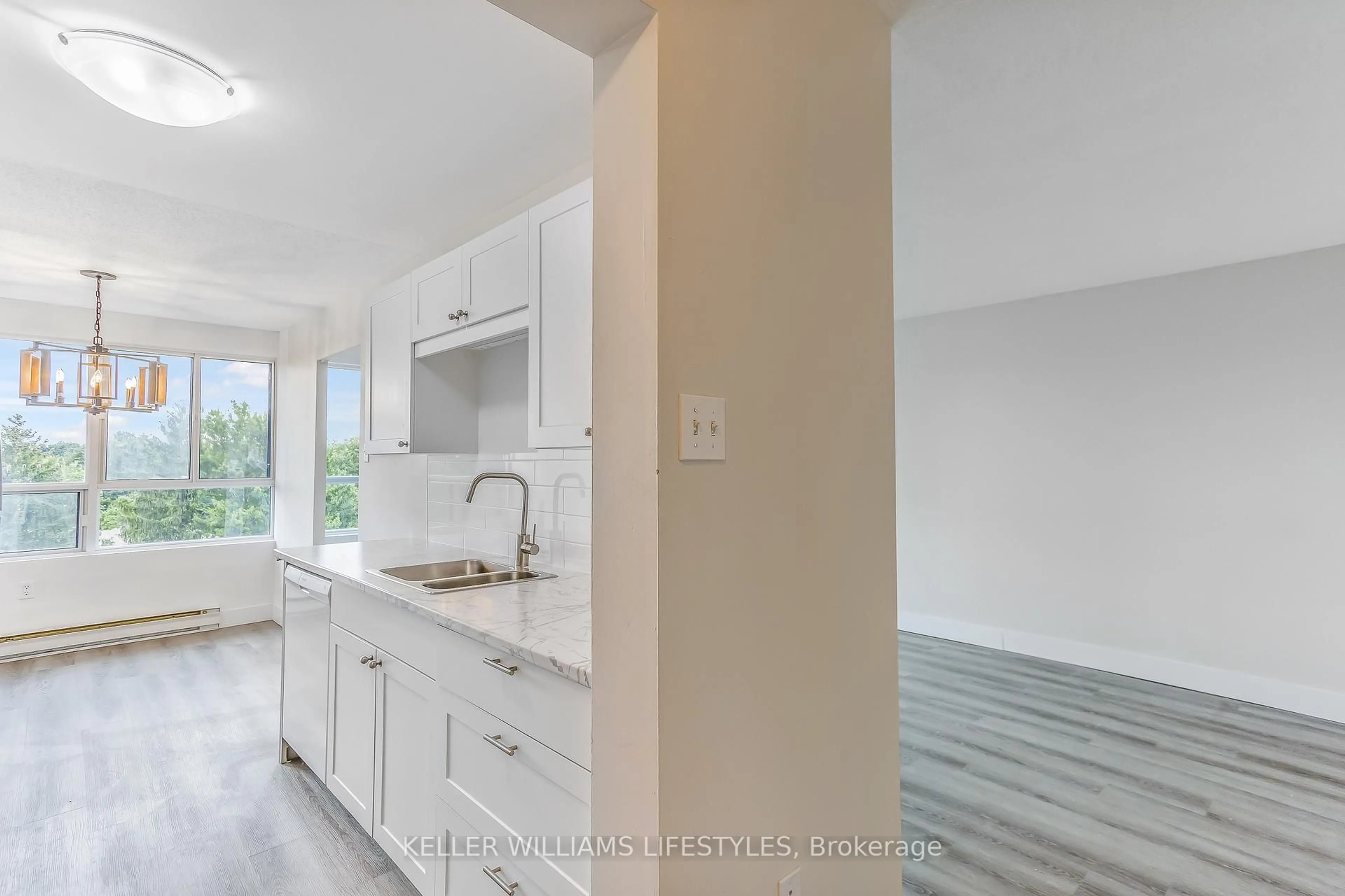 Open concept kitchen, unknown for 600 GRENFELL Dr #609, London North Ontario N5X 2R8
