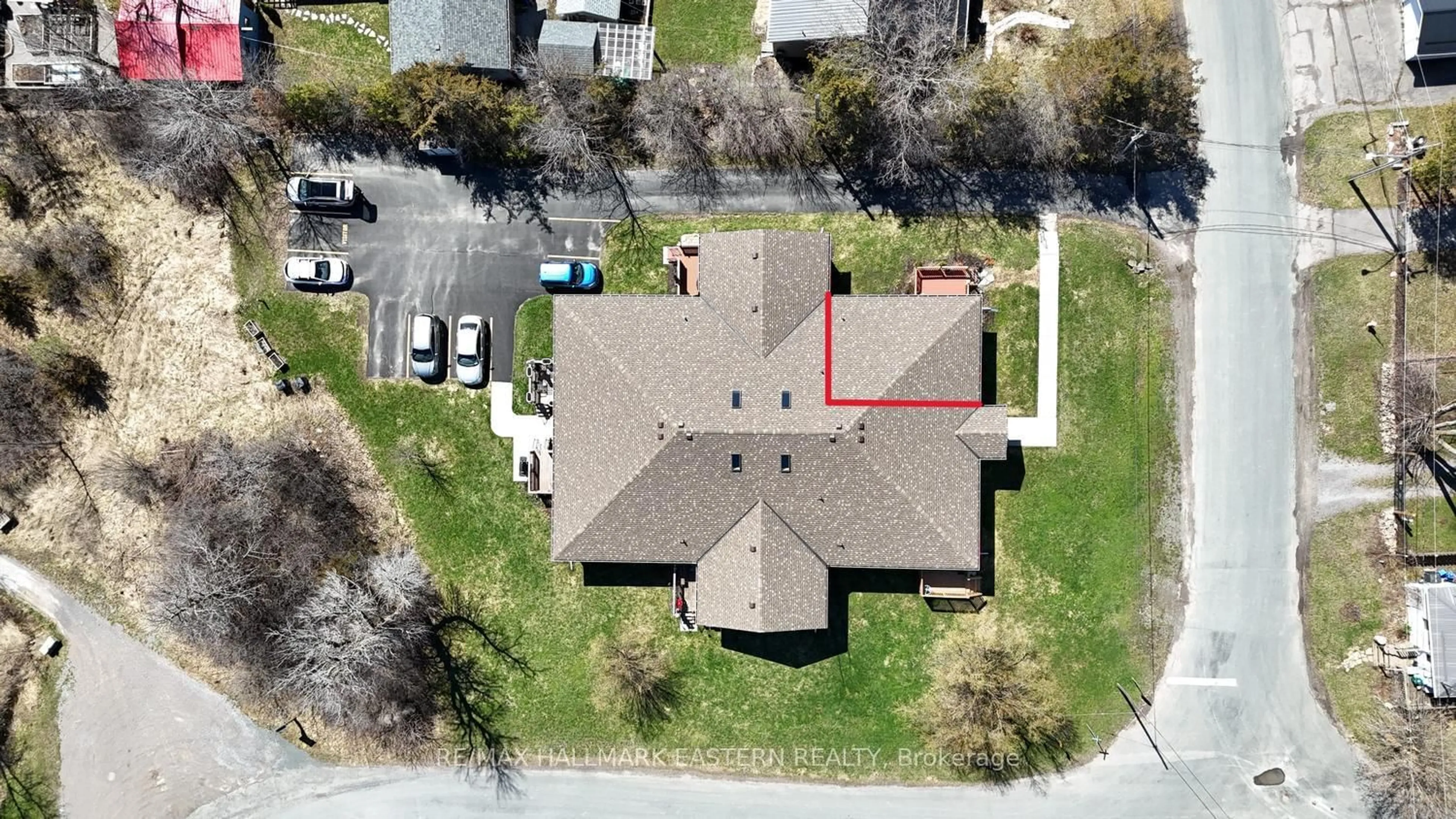 A pic from outside/outdoor area/front of a property/back of a property/a pic from drone, street for 122 Homewood Ave #6, Trent Hills Ontario K0L 1Y0