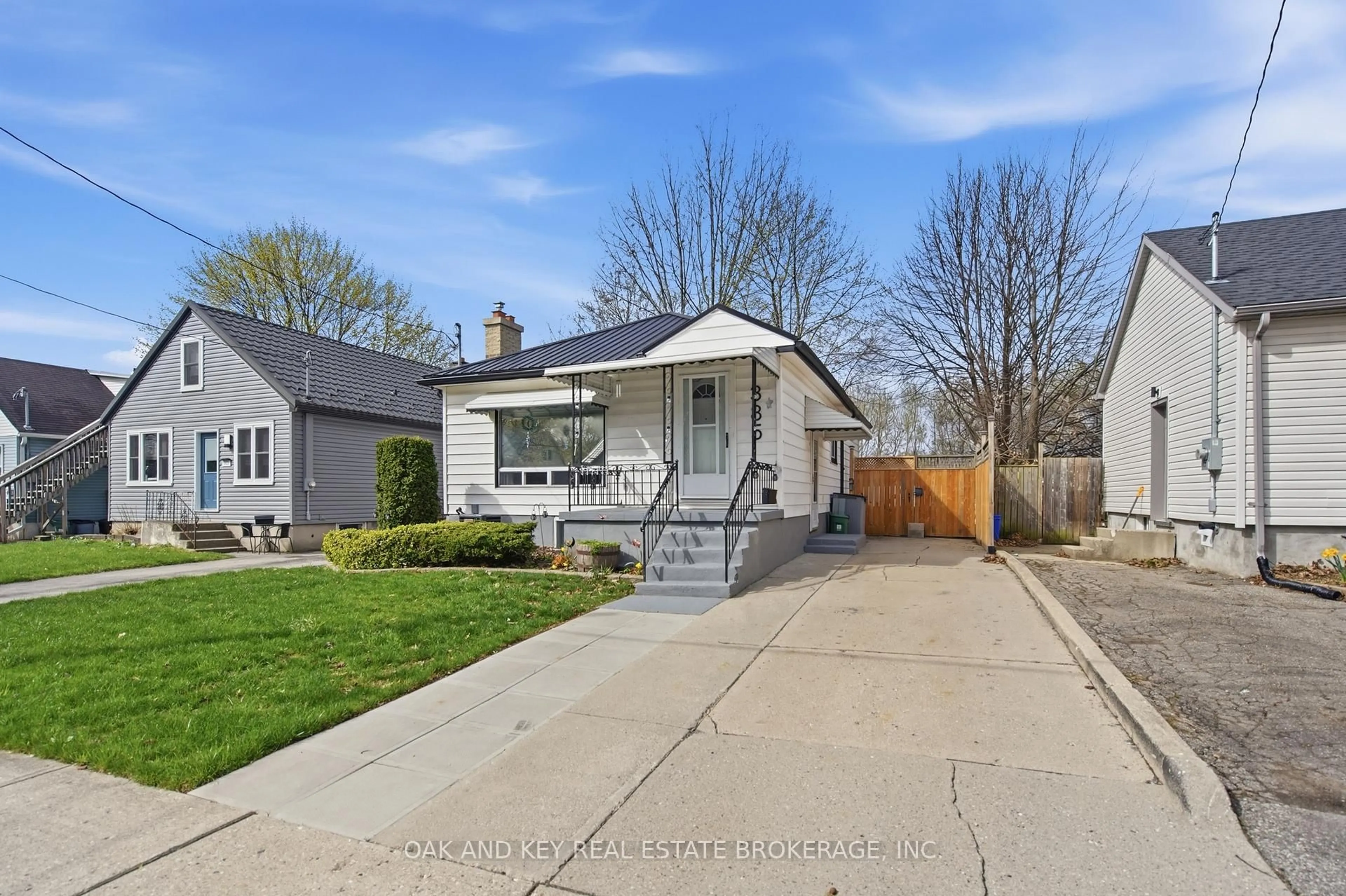 Unknown for 385 Avondale Rd, London East Ontario N5W 5B6