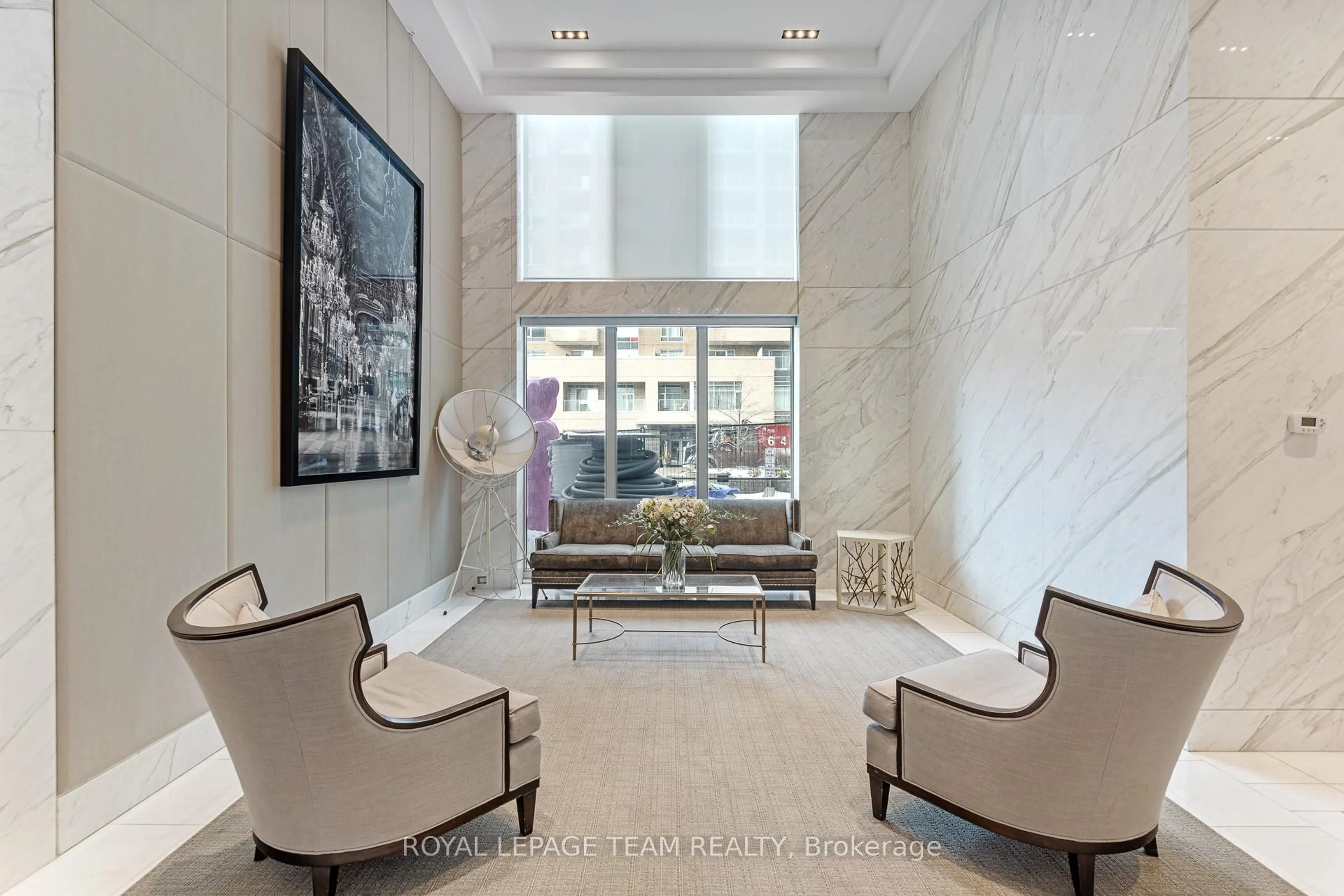 Lobby for 111 Champagne Ave #1506, Ottawa Ontario K1S 5V3