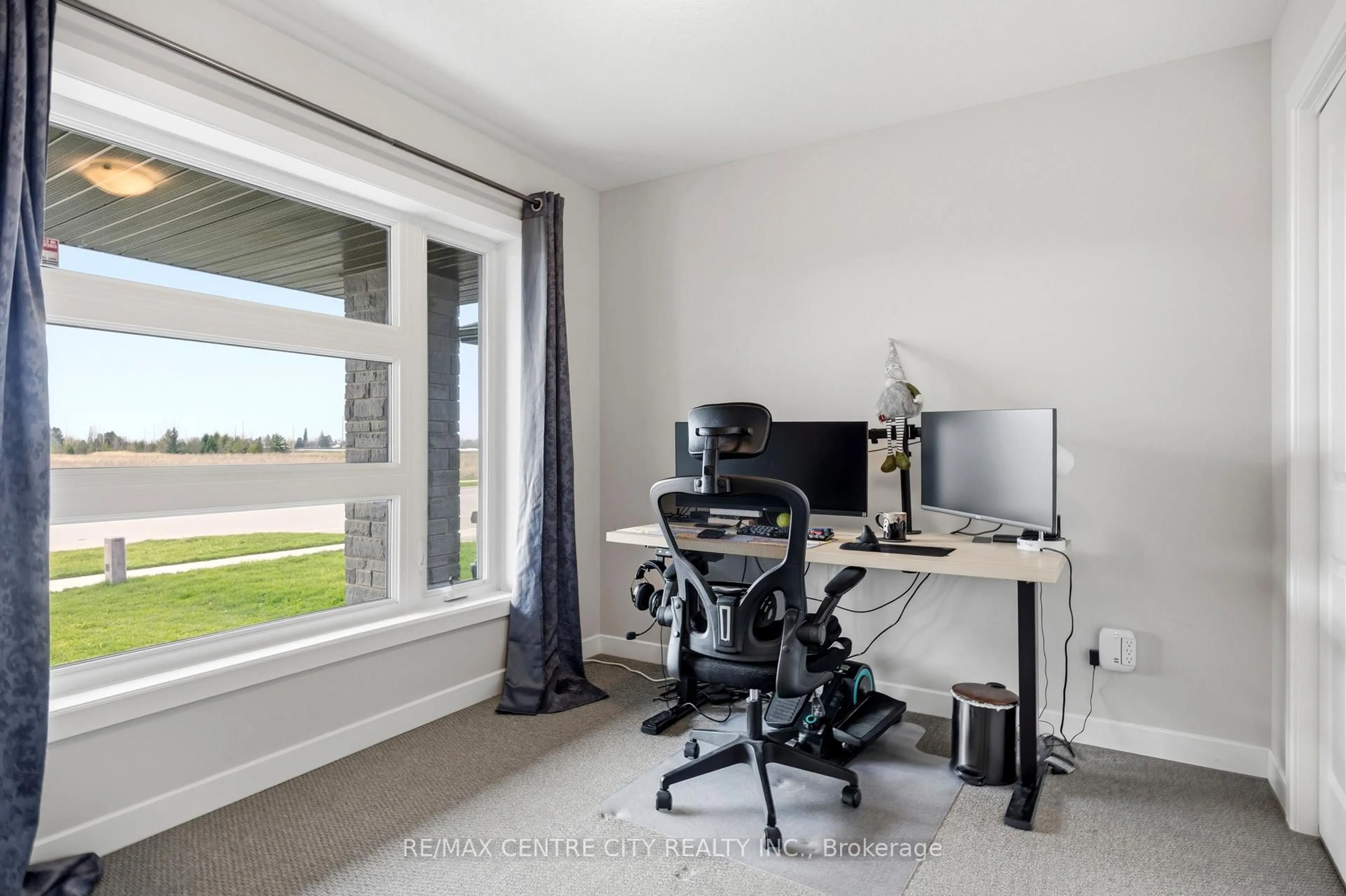 A pic of a room for 19 Benjamin Pkwy, St. Thomas Ontario N5R 0J1