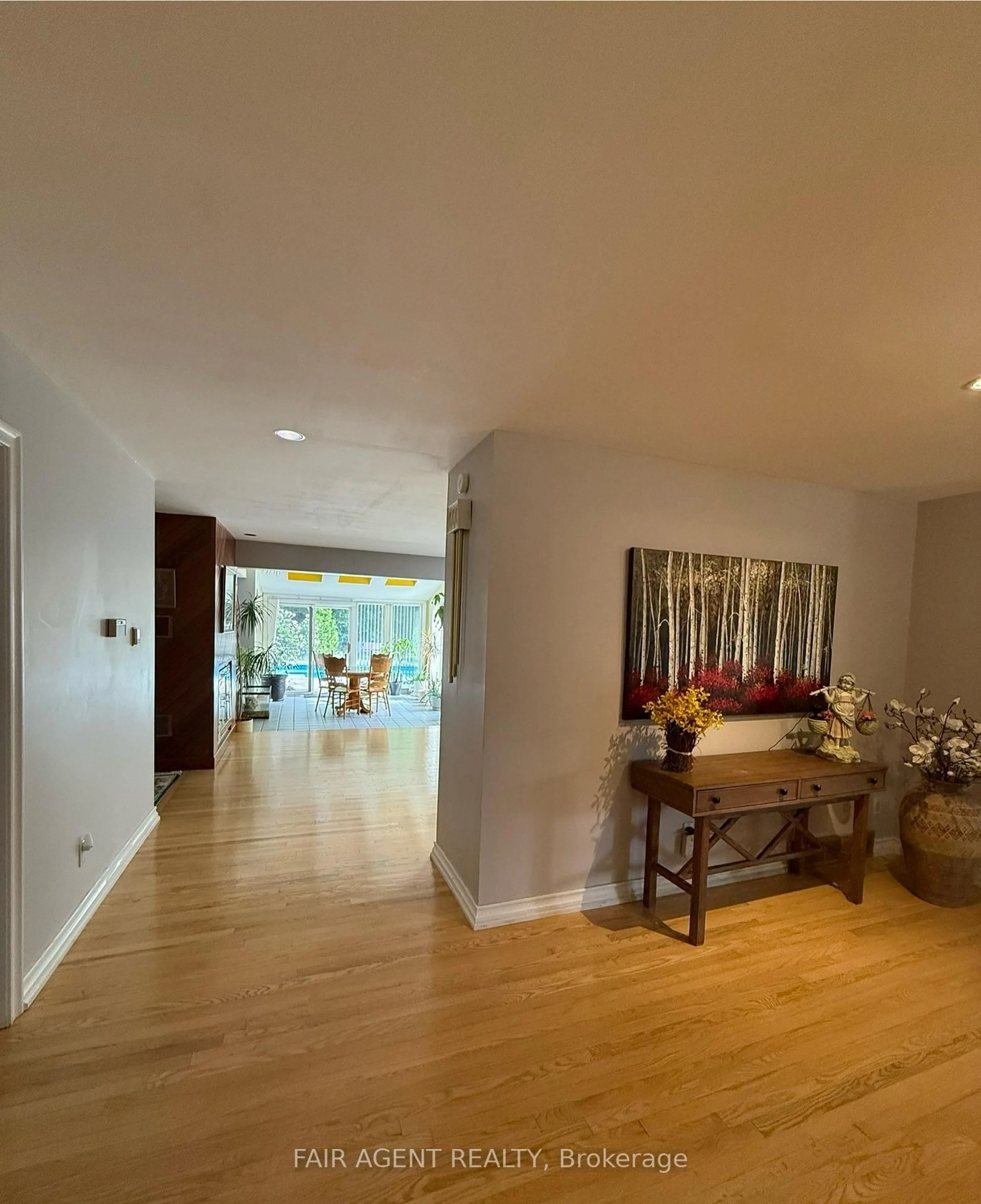 Unknown for 18 TOBIN Crt, London South Ontario N6K 3Y3