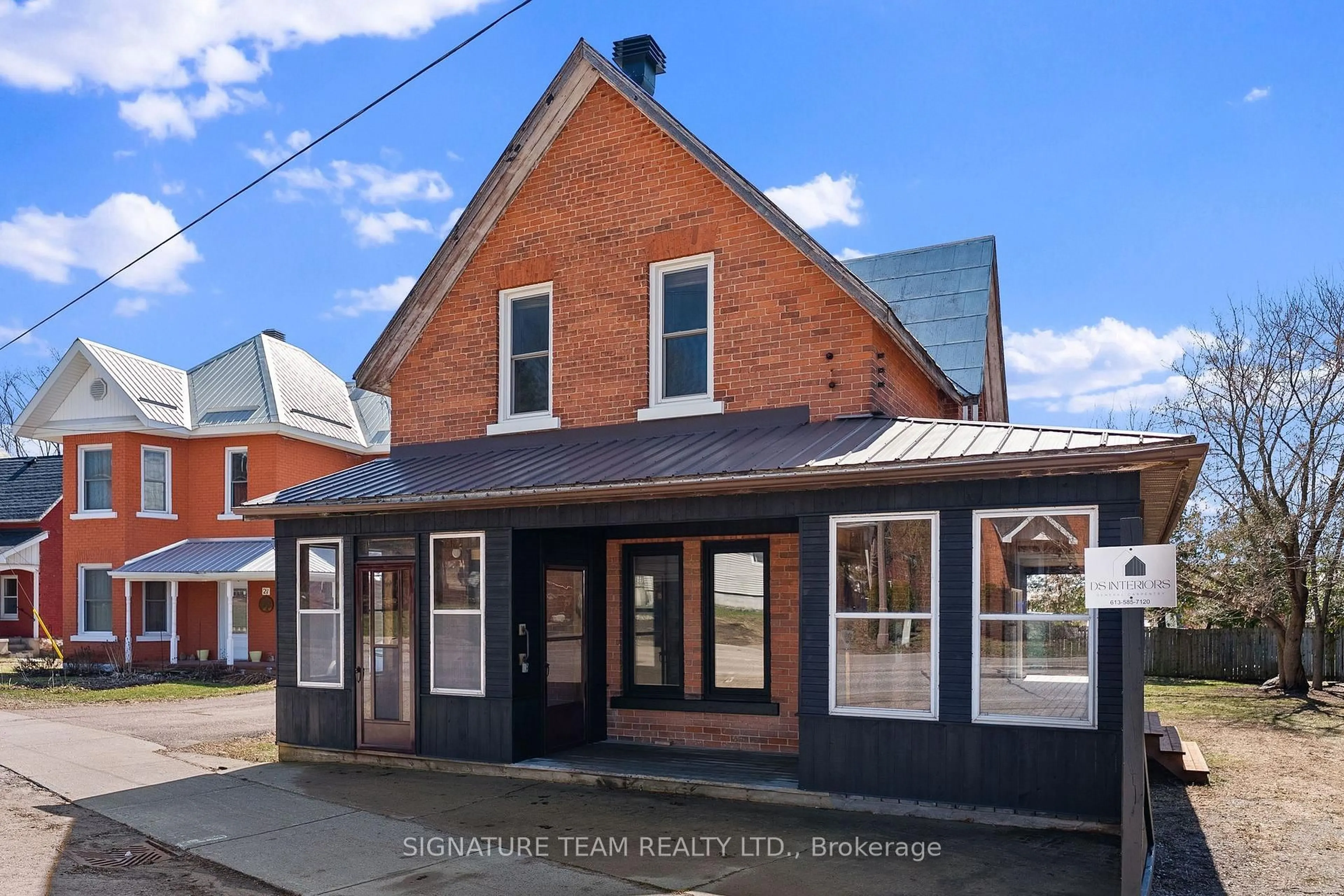 Unknown for 23 Main St, Cobden Ontario K0J 1K0