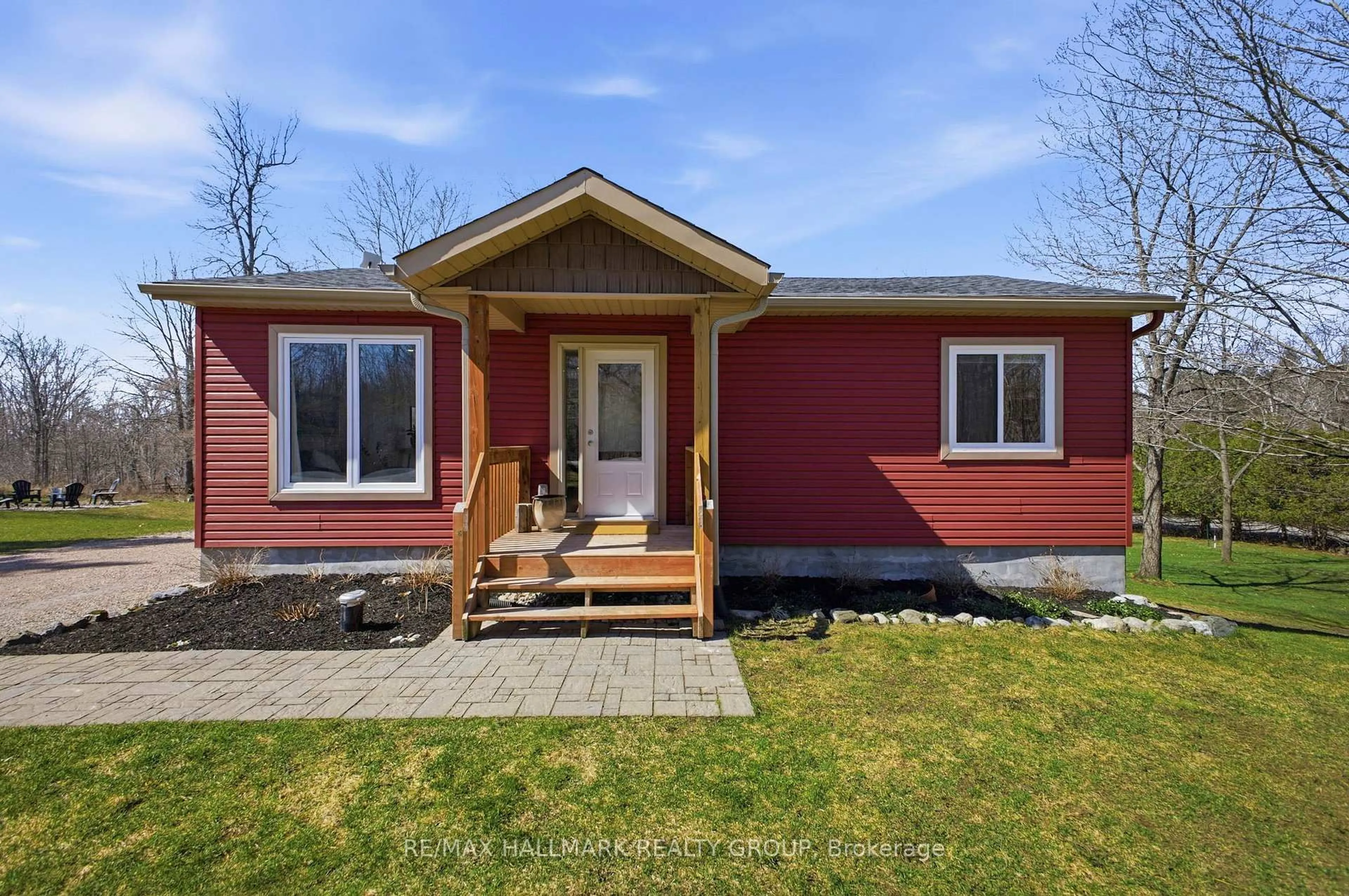 Home with vinyl exterior material, street for 583 Gillies Corners Side Rd, Smiths Falls Ontario K7A 4S7