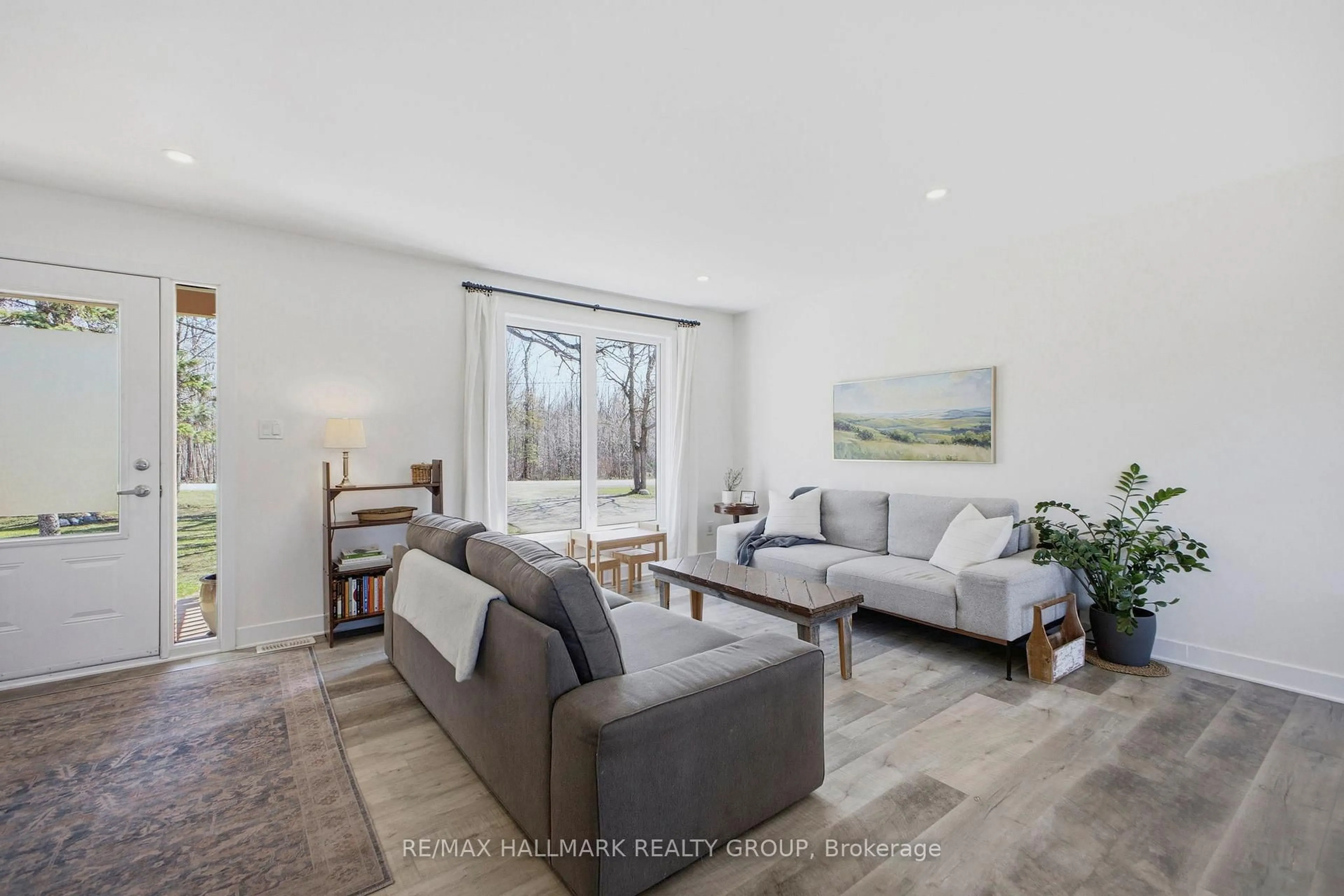 Living room with furniture, unknown for 583 Gillies Corners Side Rd, Smiths Falls Ontario K7A 4S7