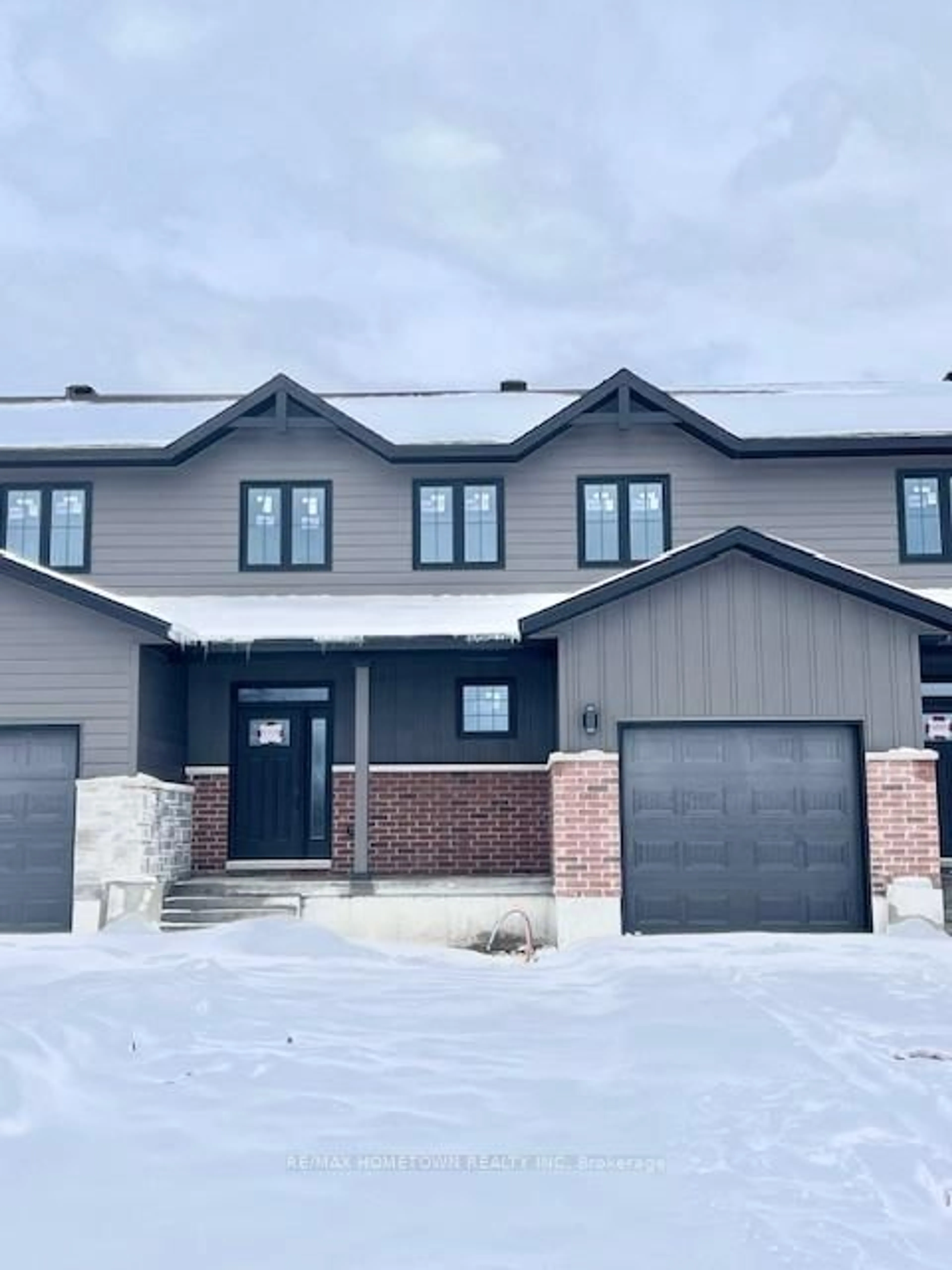Home with brick exterior material, street for 1009 Dobbie St, Brockville Ontario K6V 7N1
