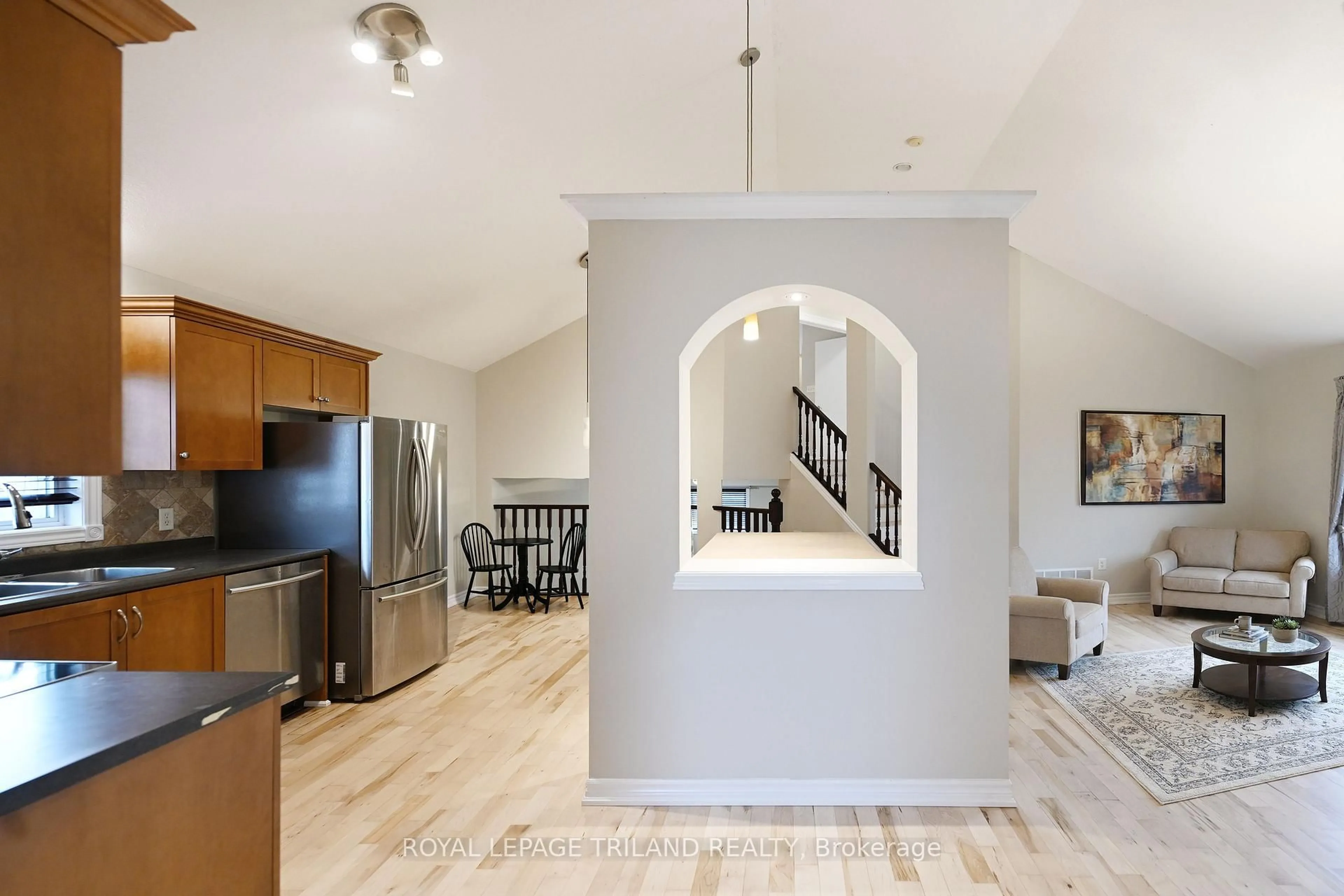 Indoor entryway for 803 Sandcherry St, London North Ontario N6H 5T9