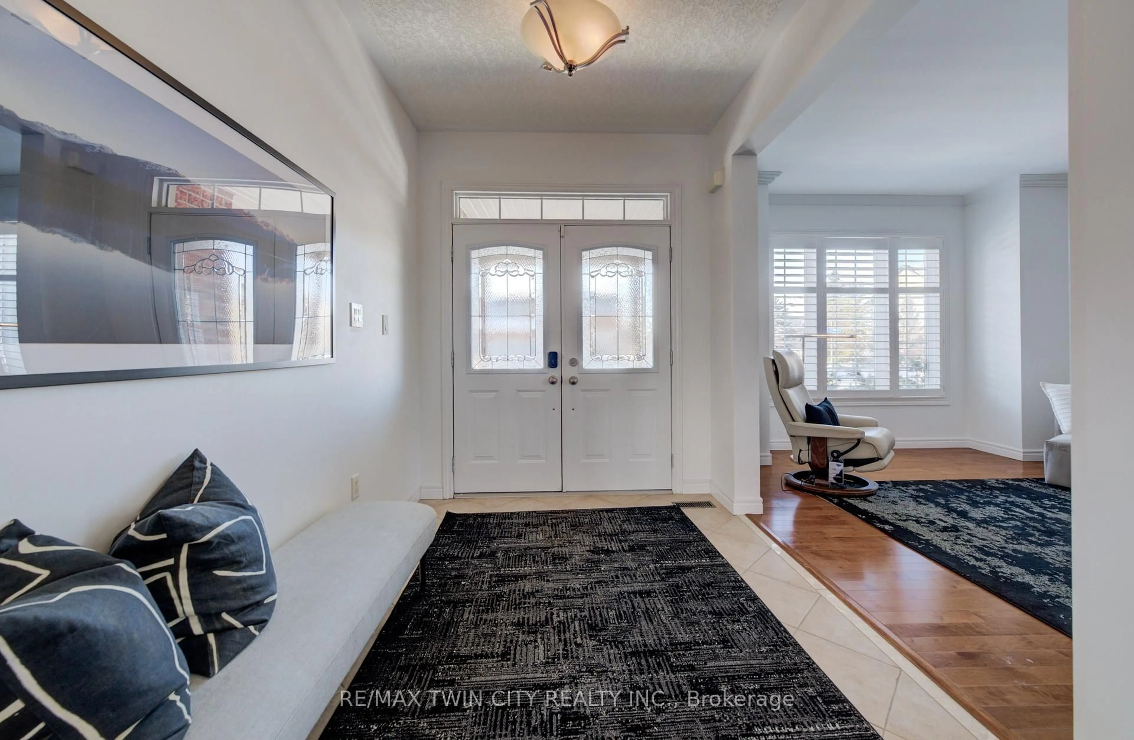 Indoor entryway for 169 Falconridge Dr, Kitchener Ontario N2K 4J9