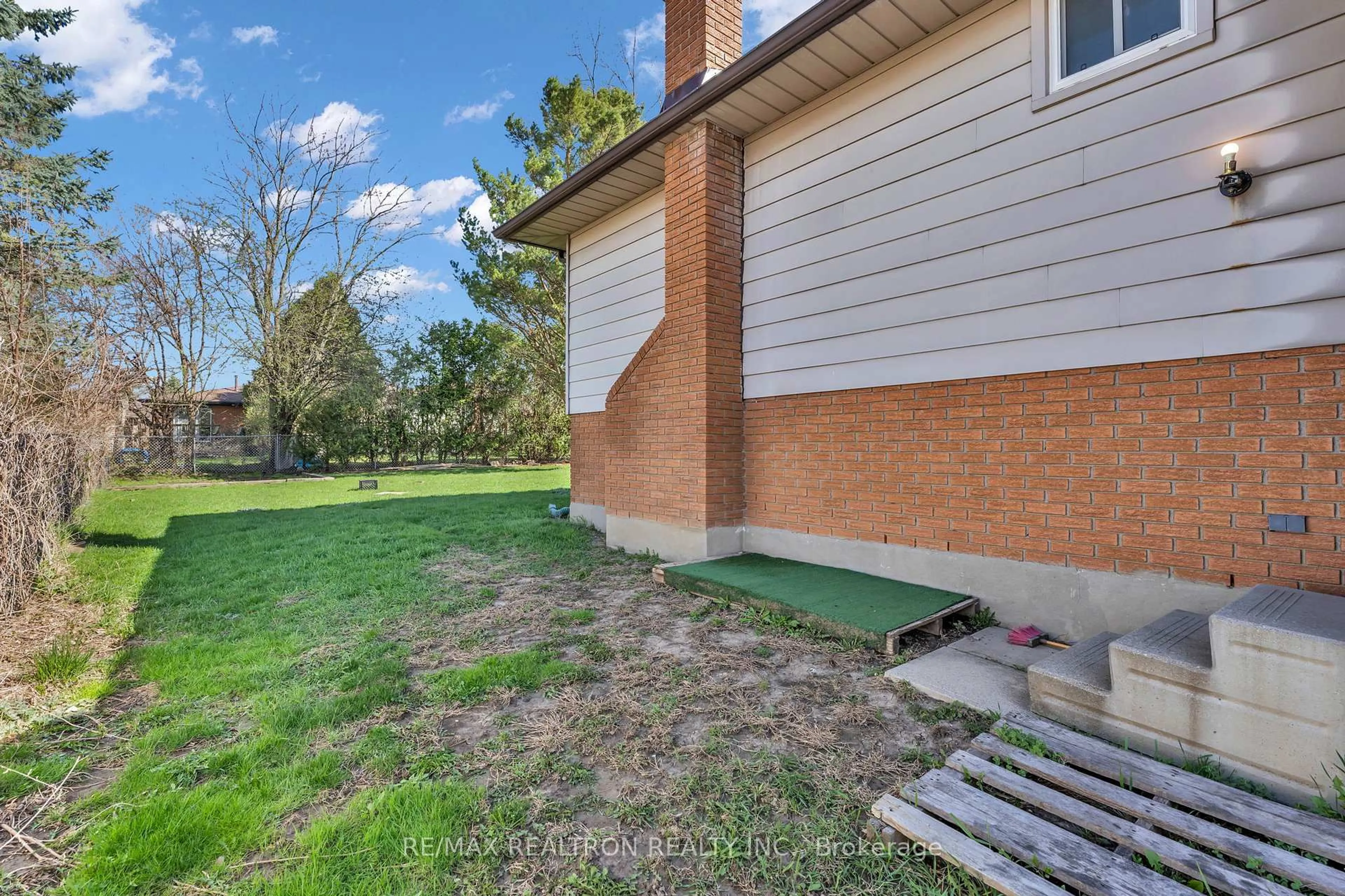 Patio, unknown for 143 Muriel Cres, London South Ontario N6E 2K4