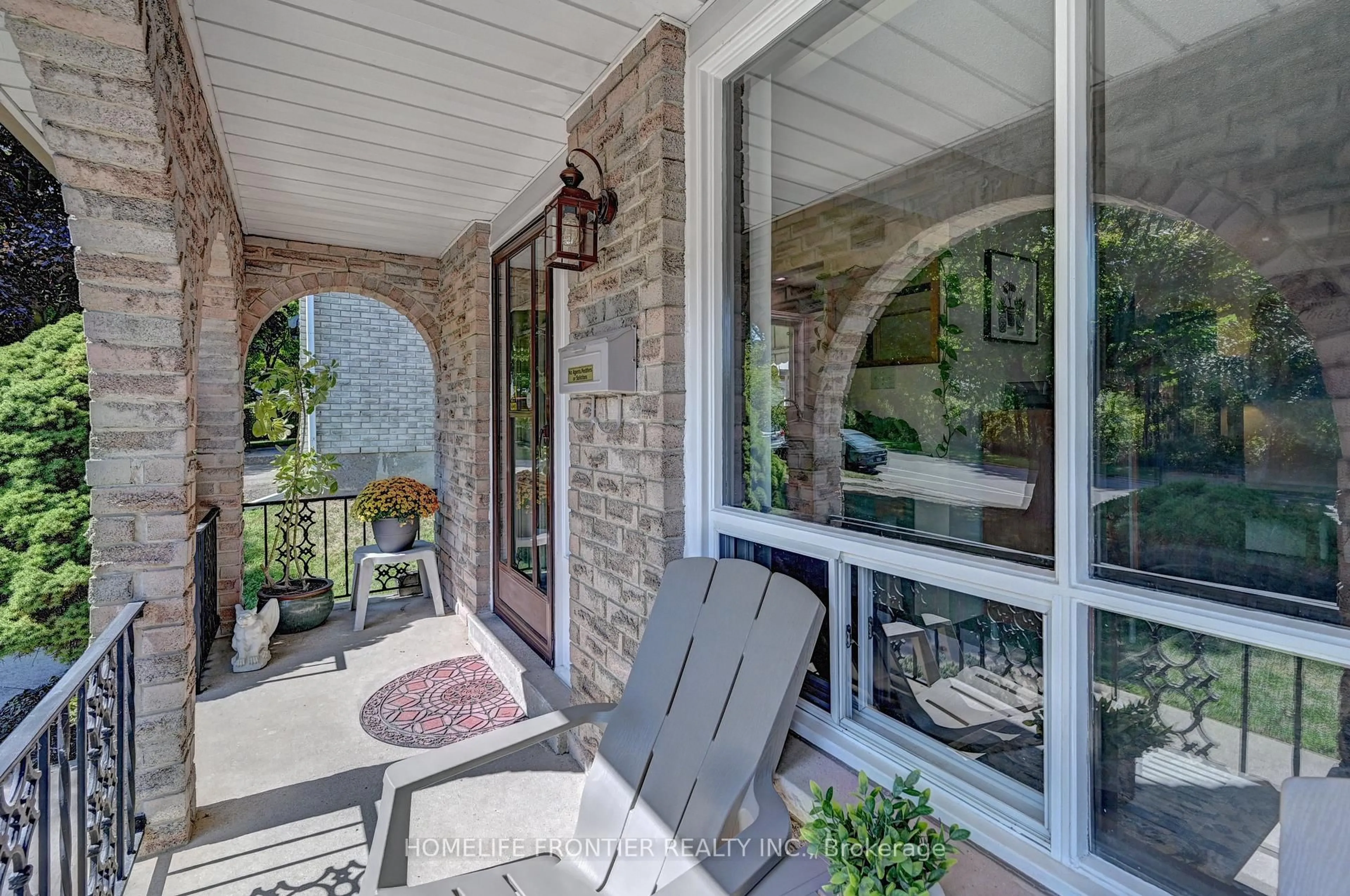 Patio, water/lake/river/ocean view for 121 Forest Rd, Brantford Ontario N3S 7L5