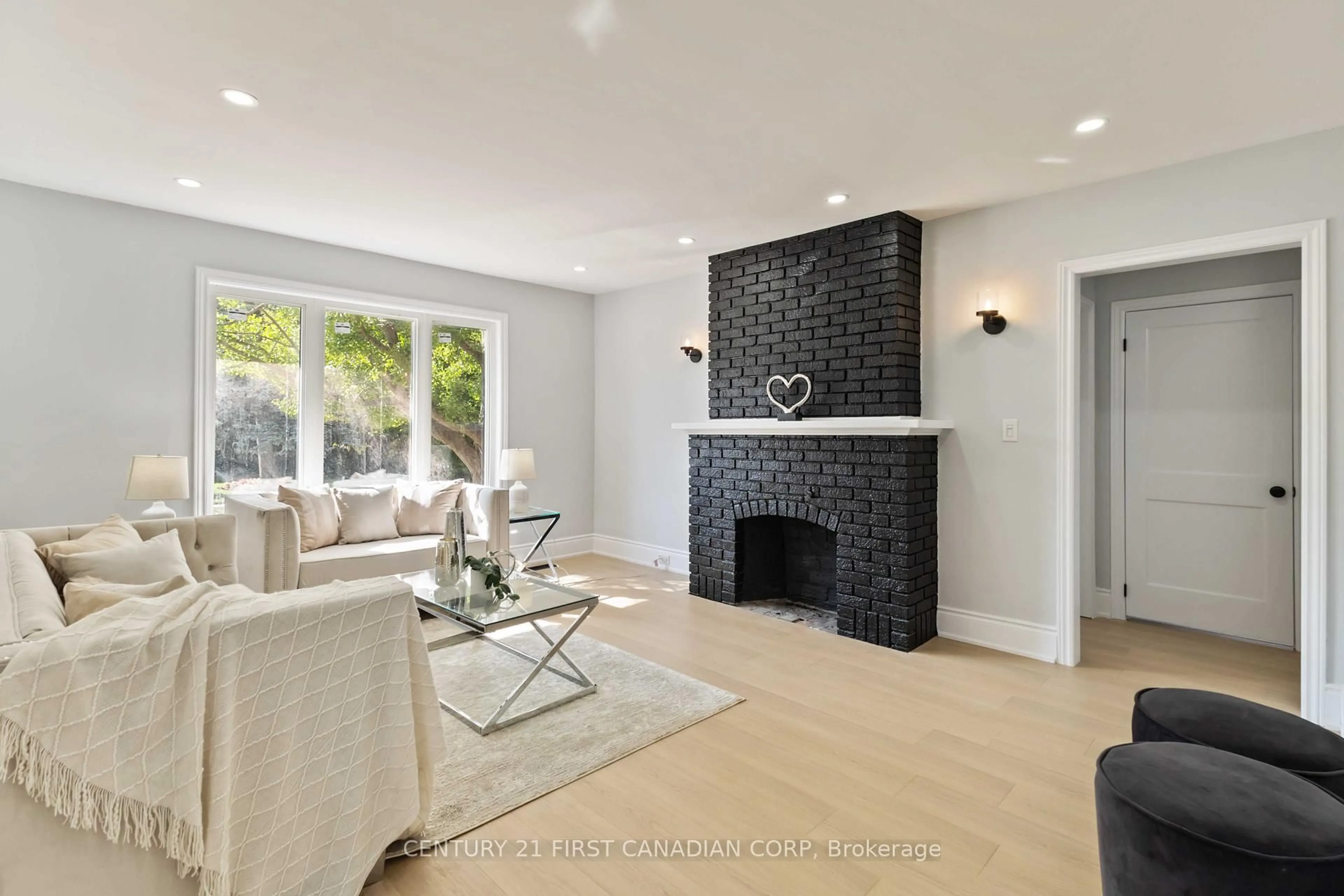 Living room with furniture, ceramic/tile floor for 122 Windsor Cres, London South Ontario N6C 1V8