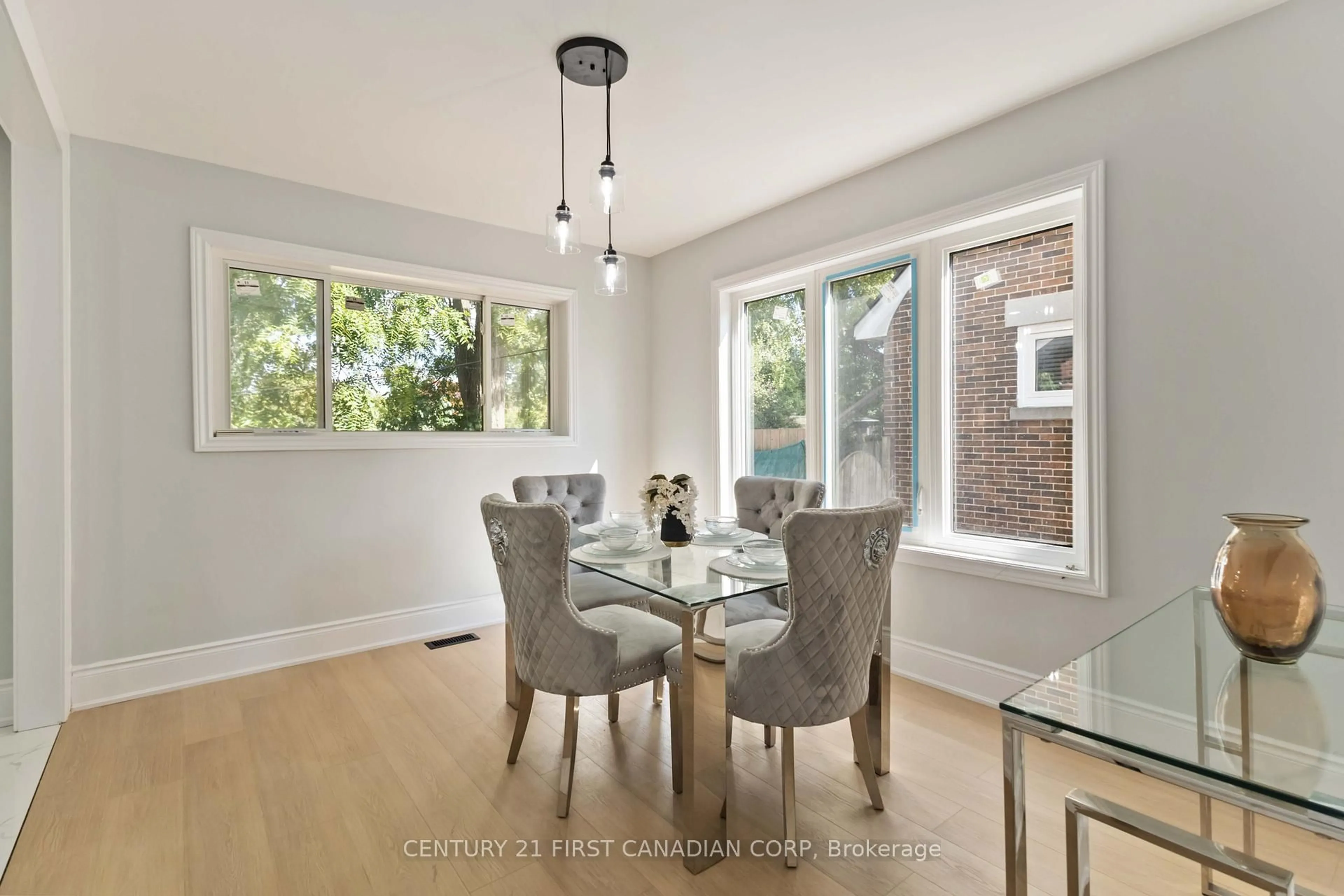 Dining room, unknown for 122 Windsor Cres, London South Ontario N6C 1V8