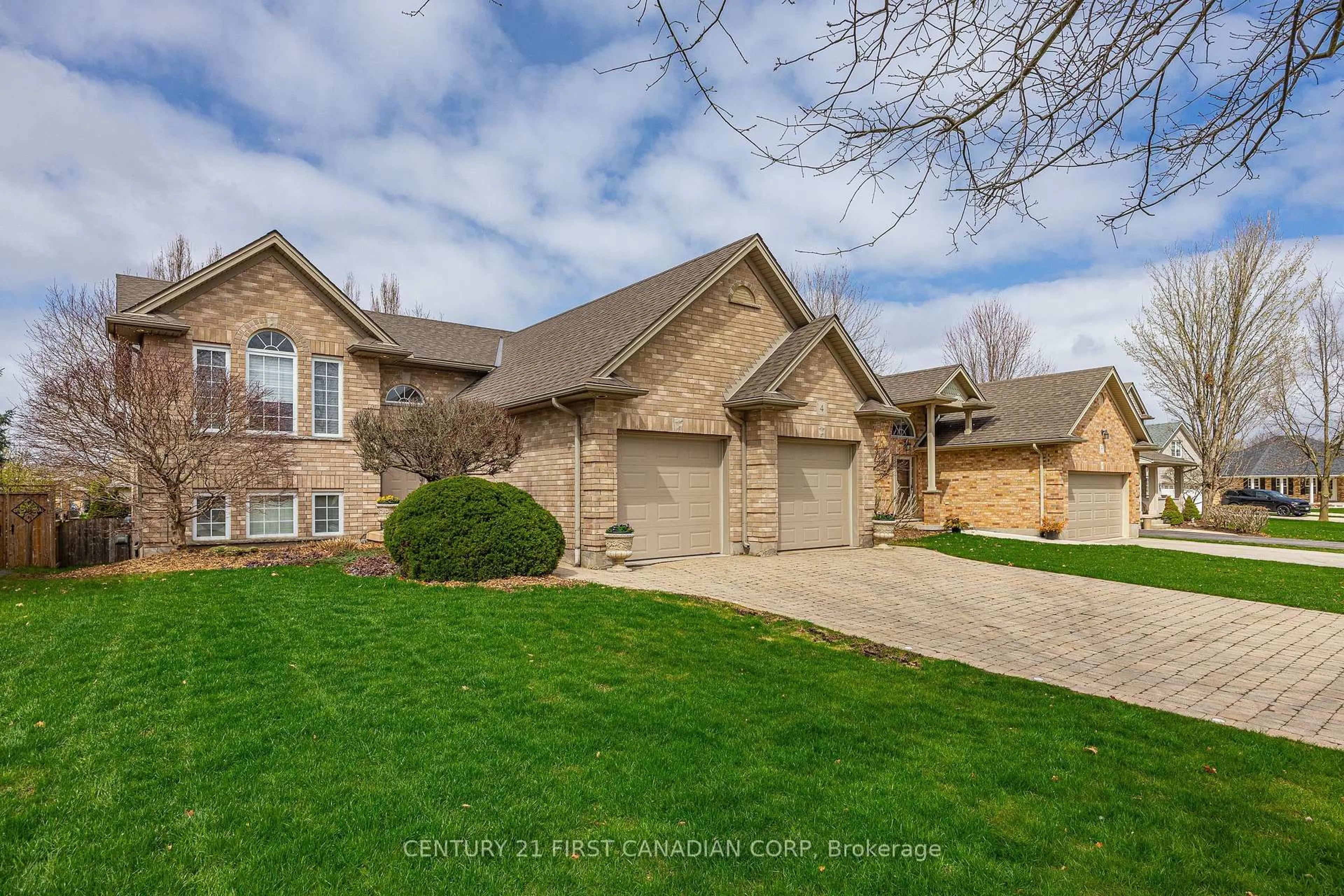 Home with brick exterior material, street for 4 Oakwood Crt, St. Marys Ontario N4X 1B3