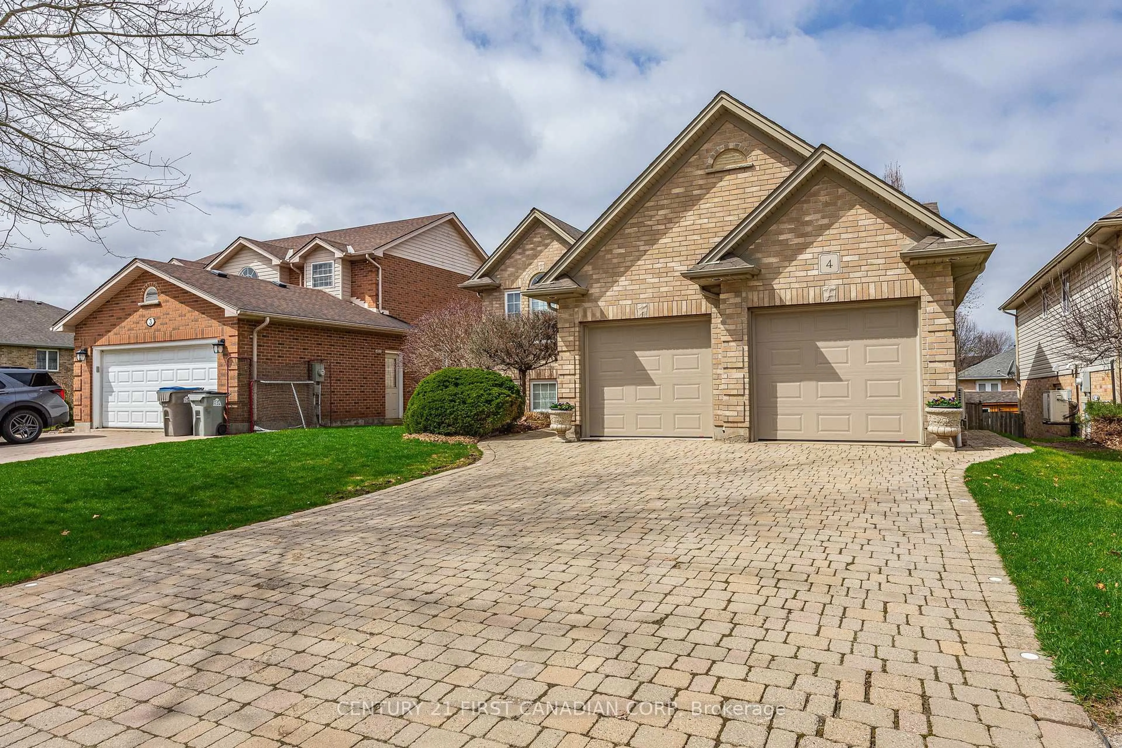 Home with brick exterior material, street for 4 Oakwood Crt, St. Marys Ontario N4X 1B3