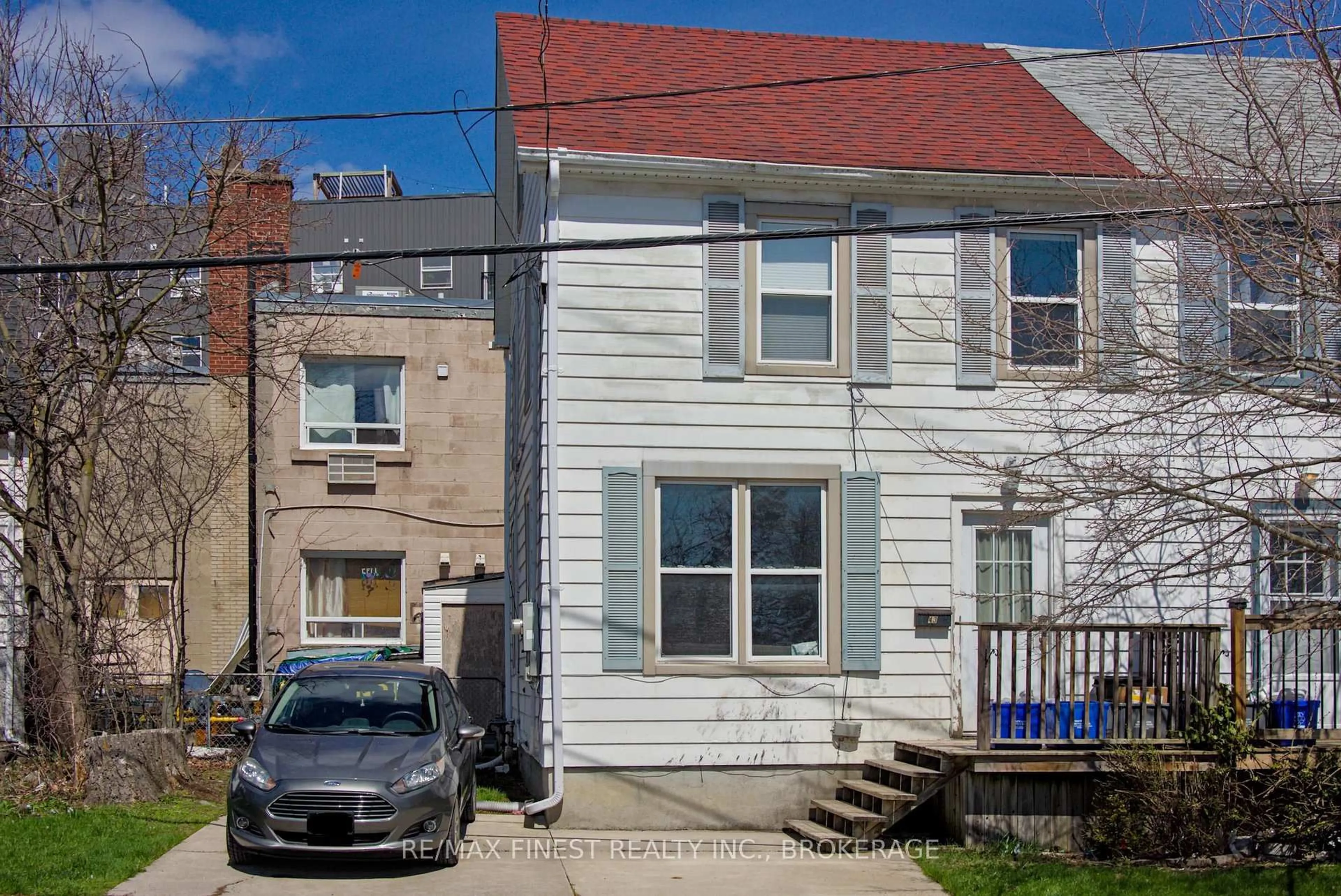 A pic from outside/outdoor area/front of a property/back of a property/a pic from drone, street for 43 Durham St, Kingston Ontario K7L 1J2