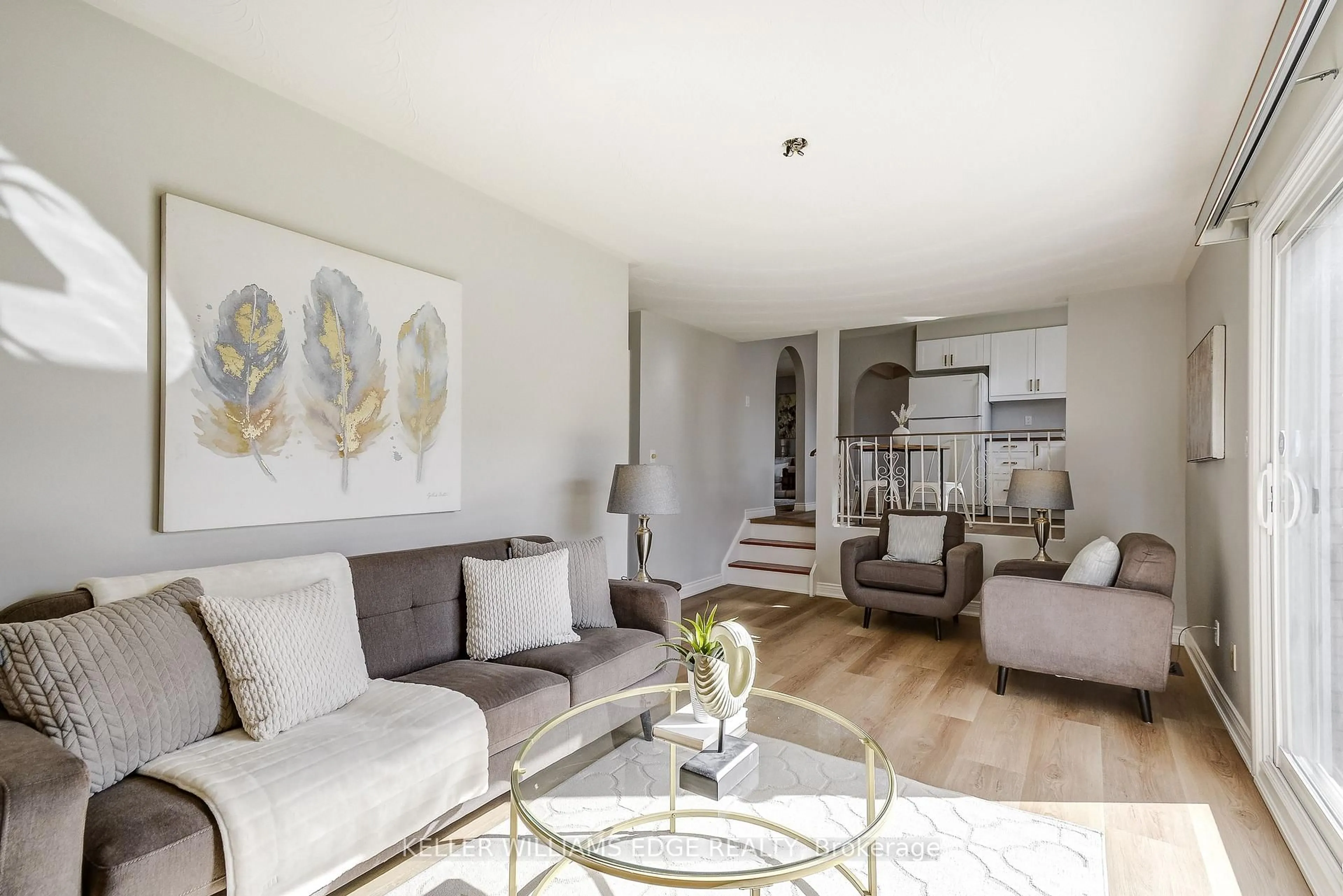 Living room with furniture, unknown for 217 Lawnhurst Crt, Hamilton Ontario L8V 4R4