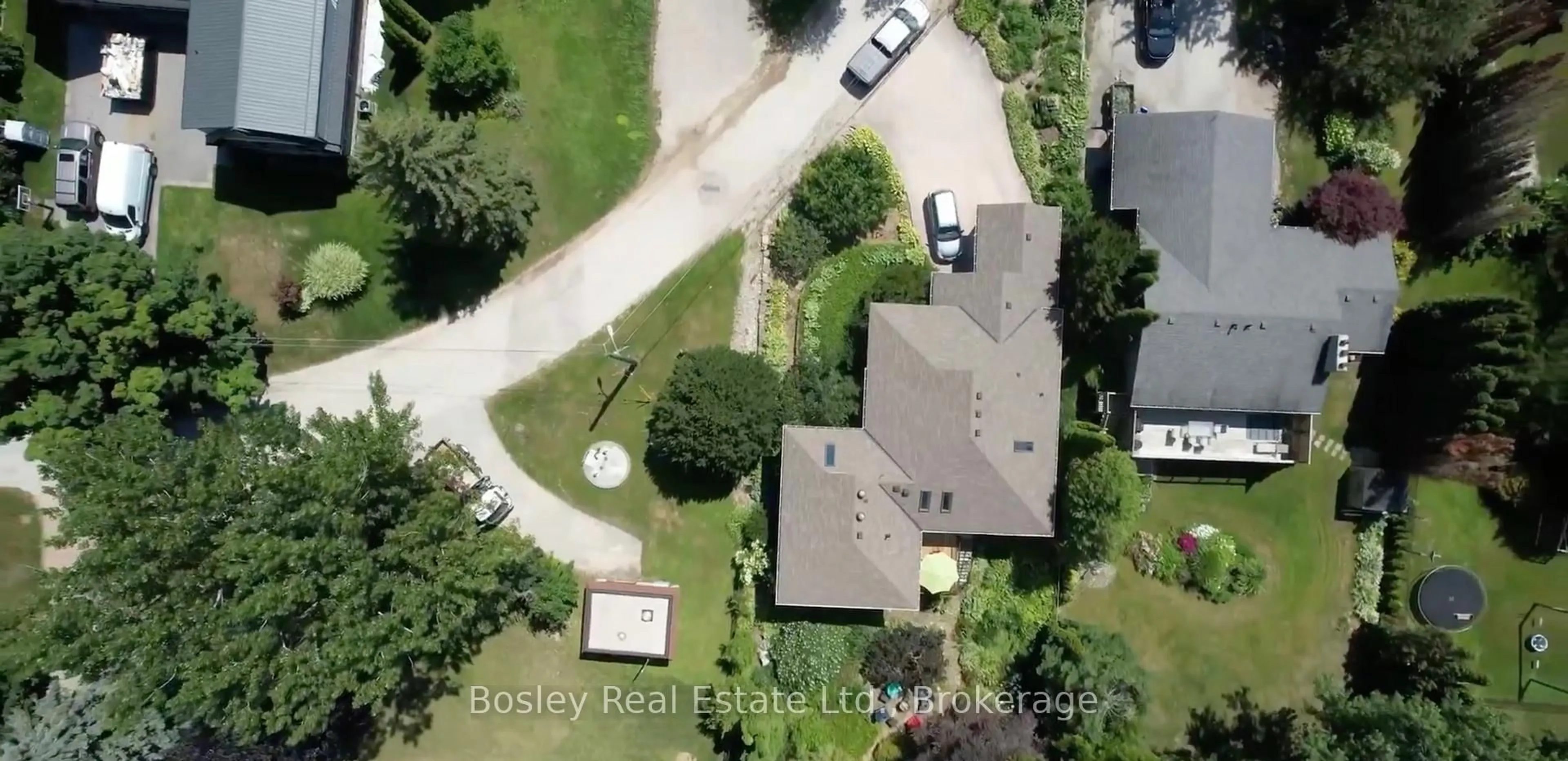 A pic from outside/outdoor area/front of a property/back of a property/a pic from drone, street for 96 Moore Cres, Blue Mountains Ontario N0H 2P0