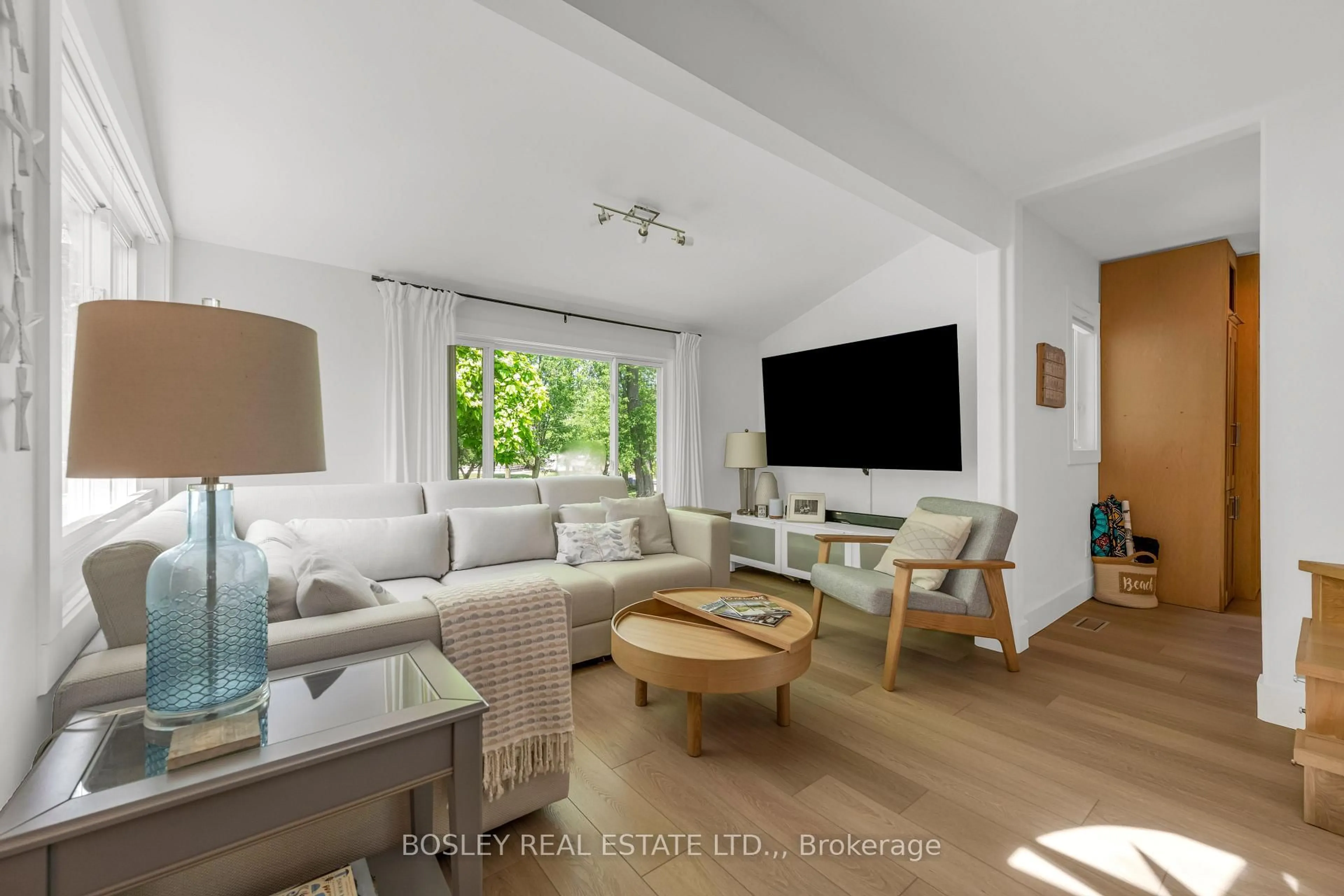 Living room with furniture, unknown for 65 Bogart St, St. Catharines Ontario L2M 1G6