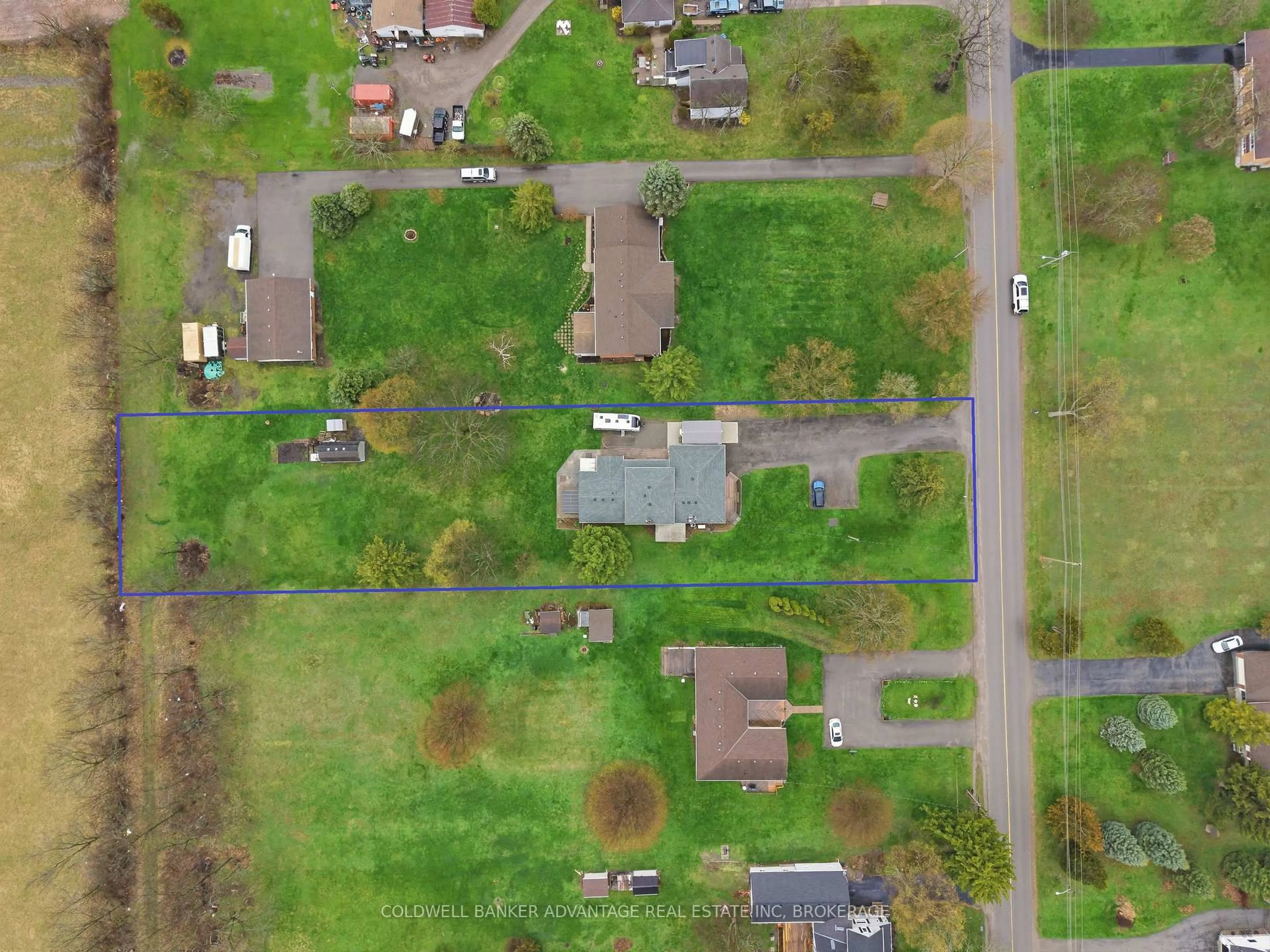 A pic from outside/outdoor area/front of a property/back of a property/a pic from drone, street for 2859 Chippawa Rd, Port Colborne Ontario L3K 5V5