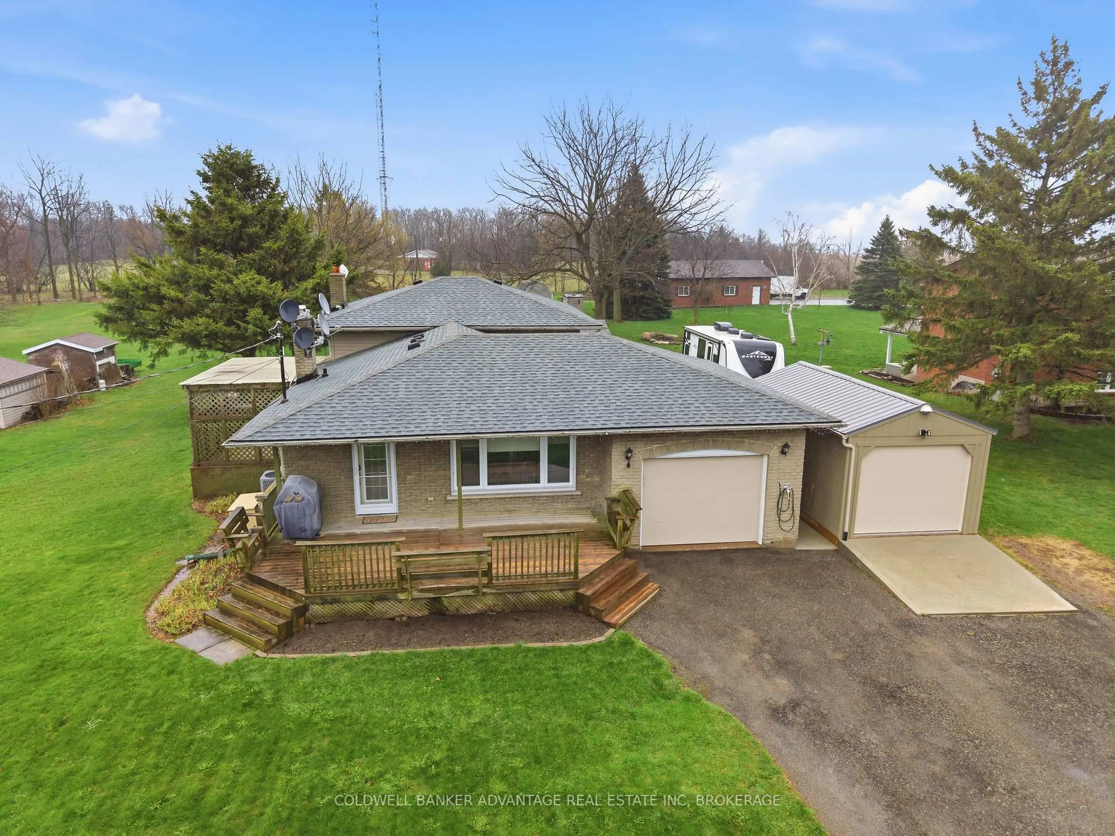 A pic from outside/outdoor area/front of a property/back of a property/a pic from drone, street for 2859 Chippawa Rd, Port Colborne Ontario L3K 5V5