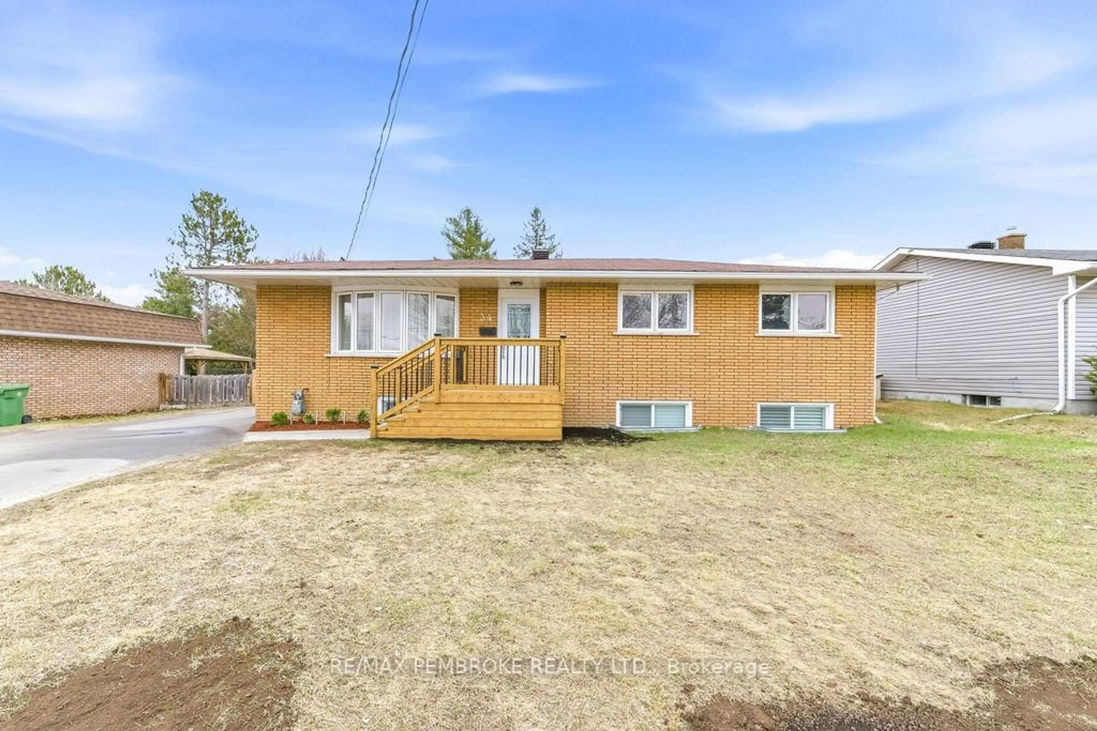 Unknown for 34 John St, Petawawa Ontario K8H 1S7