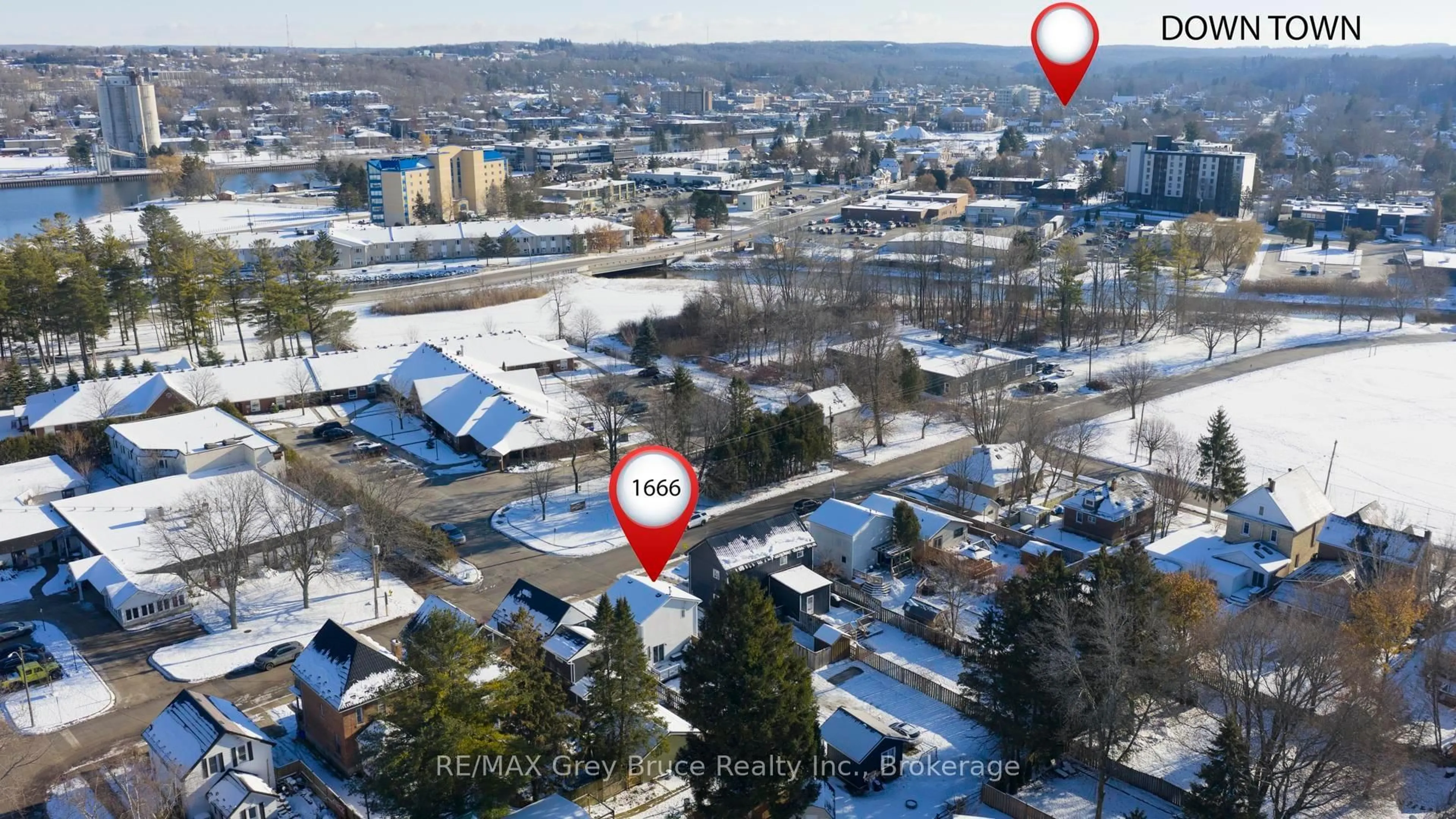 A pic from outside/outdoor area/front of a property/back of a property/a pic from drone, unknown for 1666 3rd Ave, Owen Sound Ontario N4K 4R4