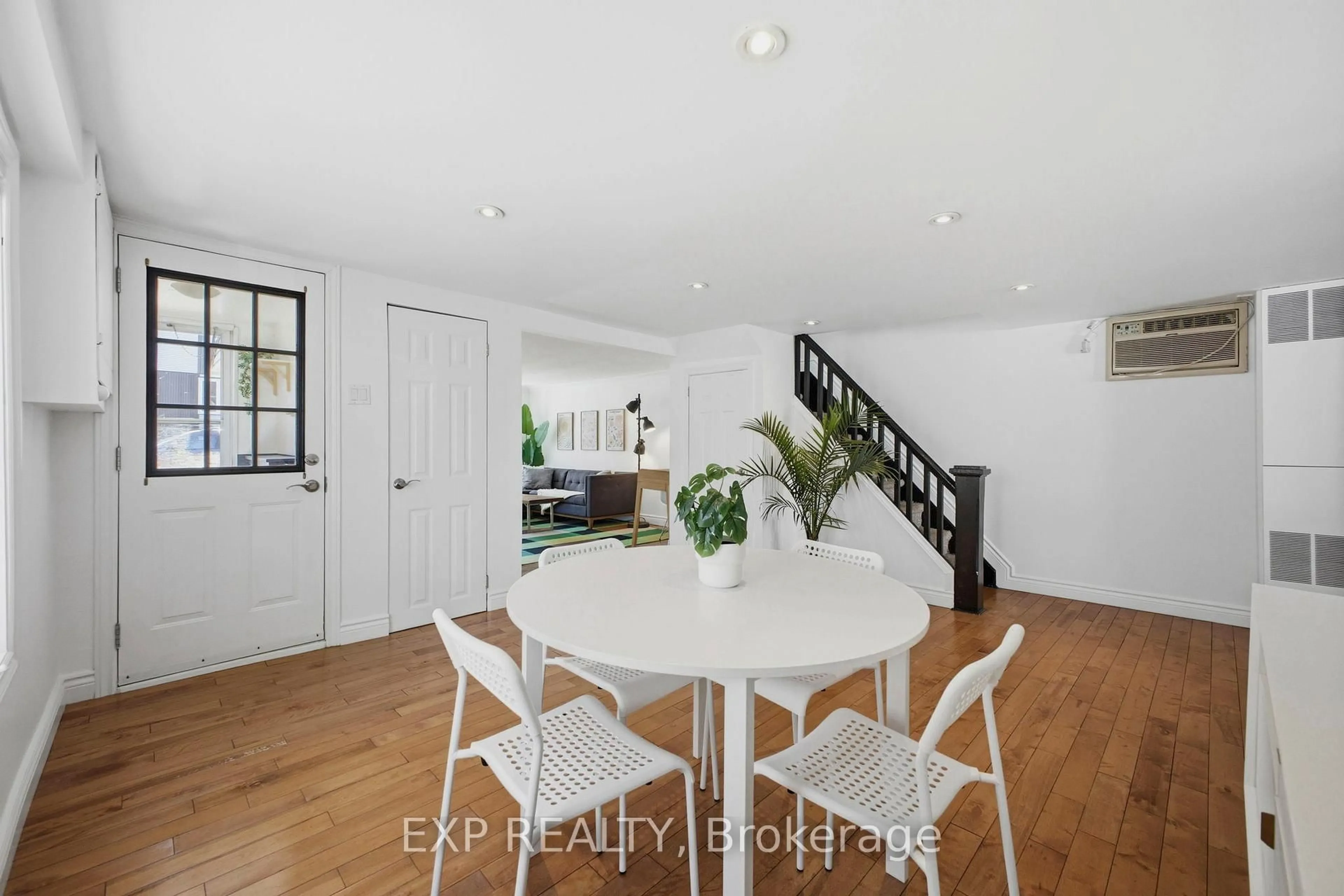 Dining room, unknown for 203 Carruthers Ave, Ottawa Ontario K1Y 1N6