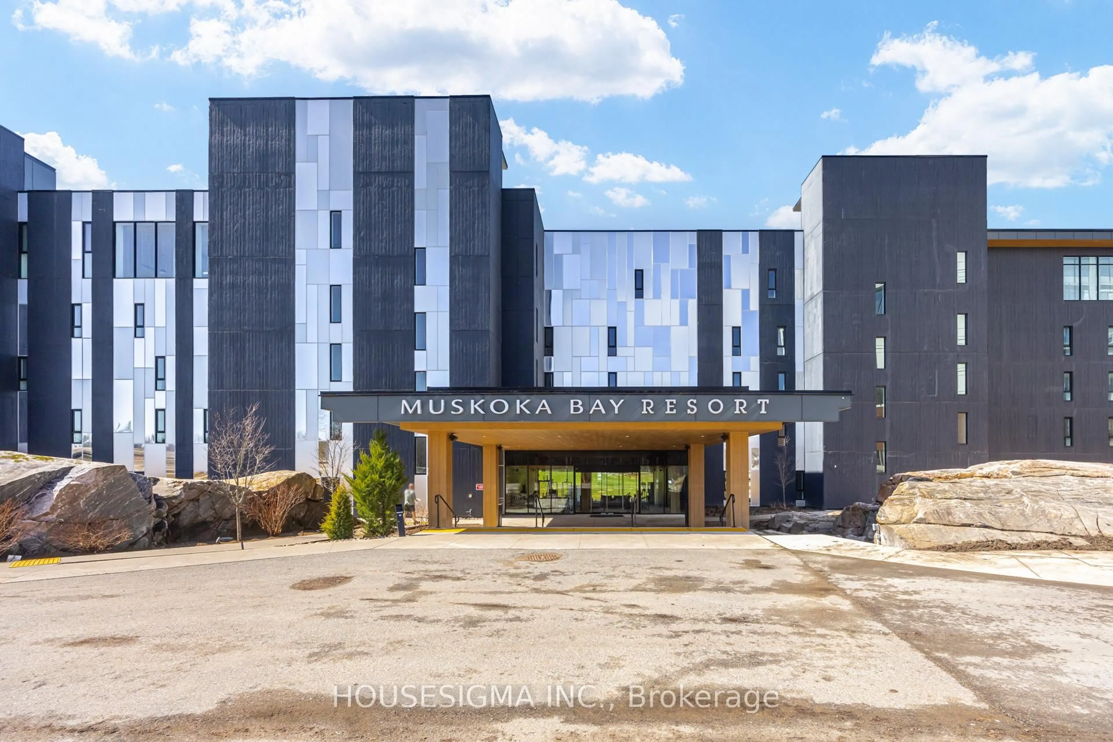 Unknown for 120 Carrick Tr #313, Gravenhurst Ontario P1P 0A2