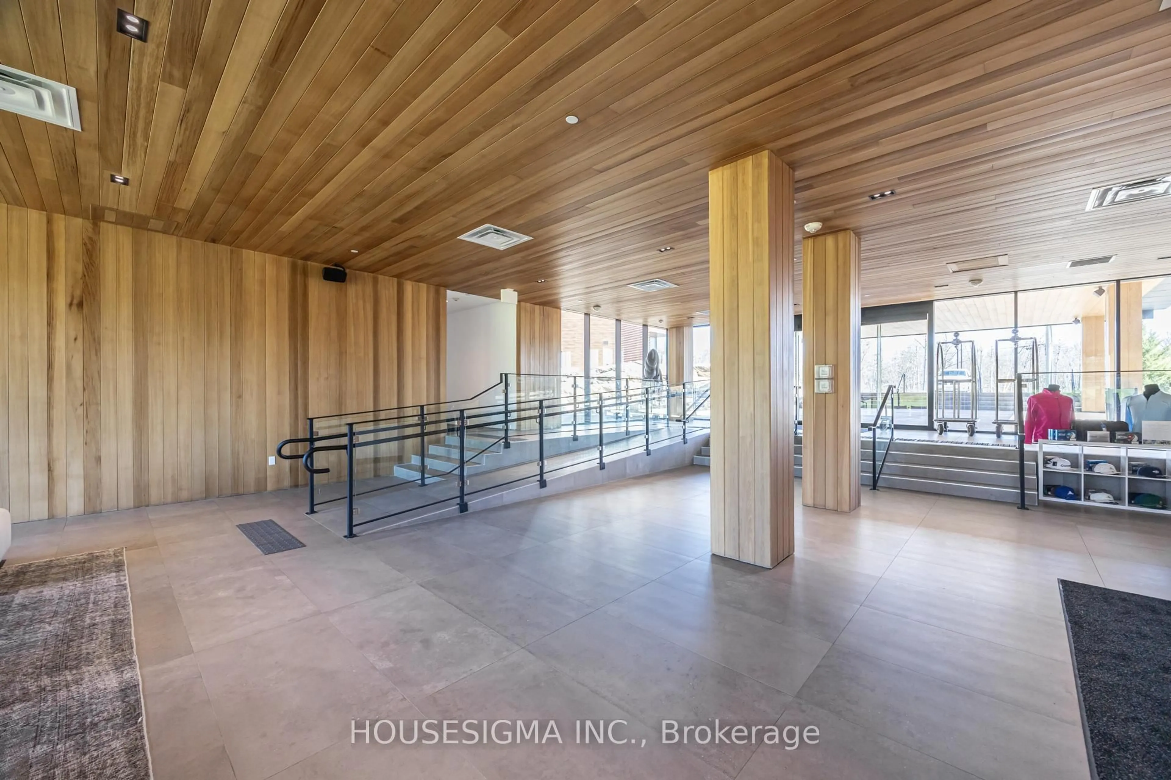 Indoor foyer for 120 Carrick Tr #313, Gravenhurst Ontario P1P 0A2