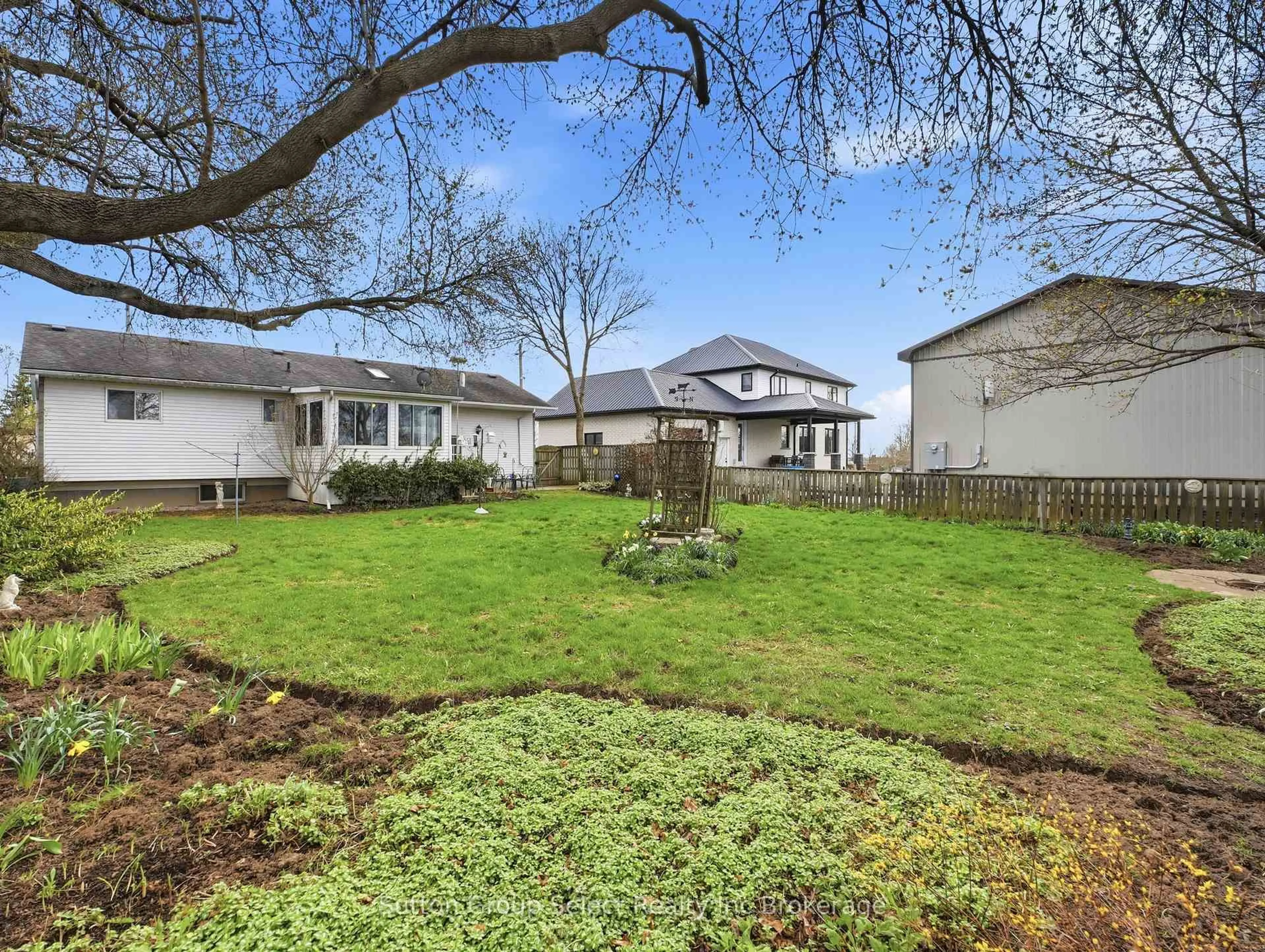 A pic from outside/outdoor area/front of a property/back of a property/a pic from drone, street for 383925 Salford Rd, South-West Oxford Ontario N0J 1W0