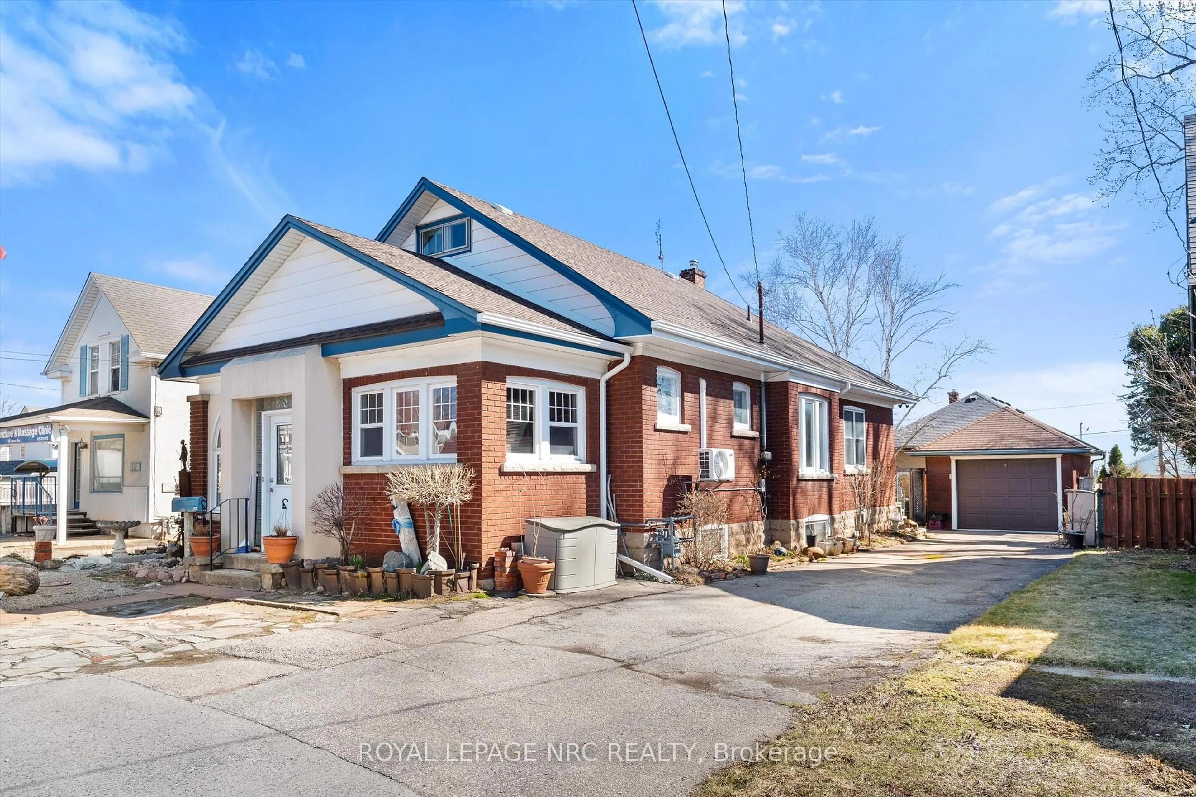 Home with brick exterior material, street for 4148 Drummond Rd, Niagara Falls Ontario L2E 6B9