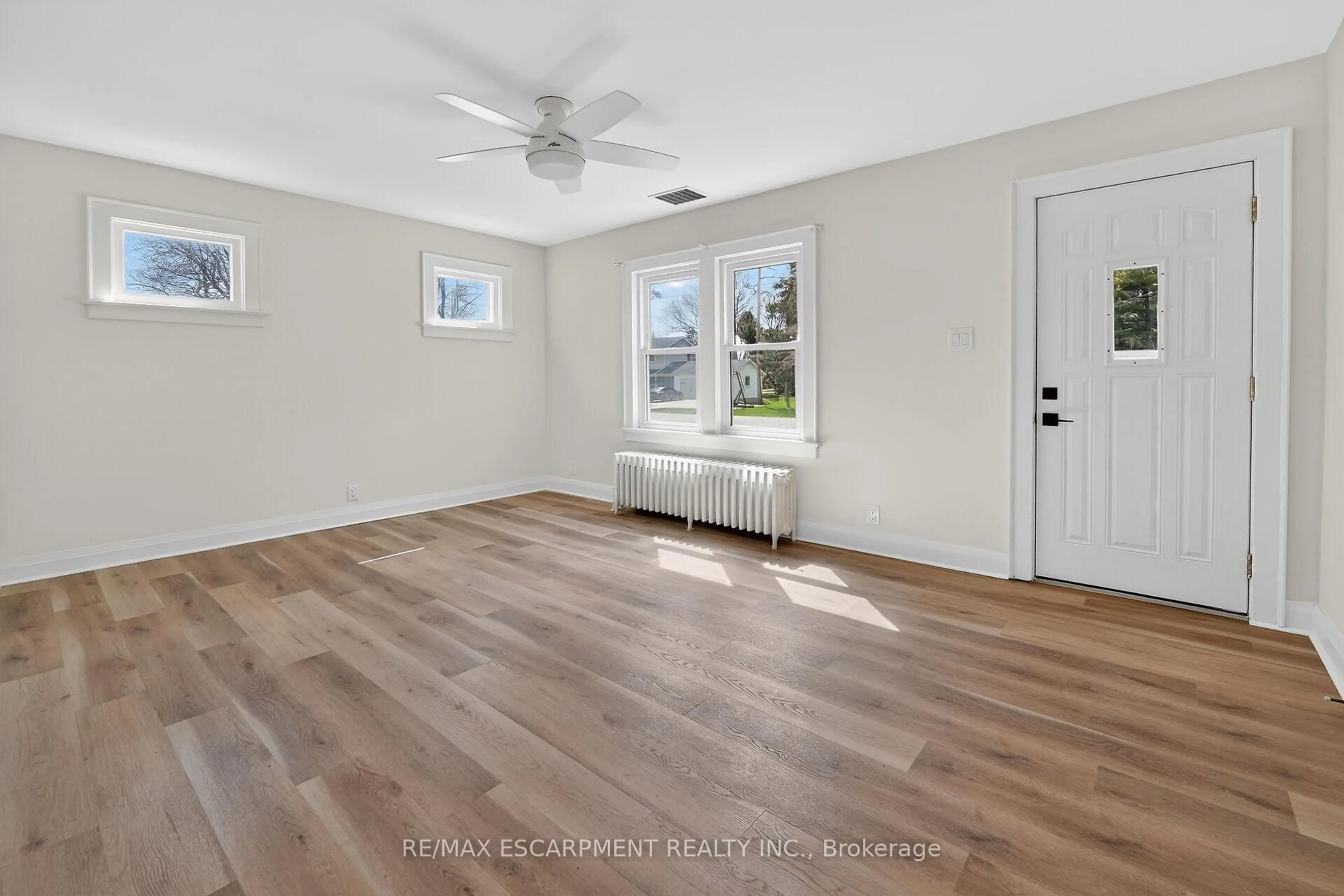 A pic of a room for 29 Rosemount Ave, Port Colborne Ontario L3K 5P8