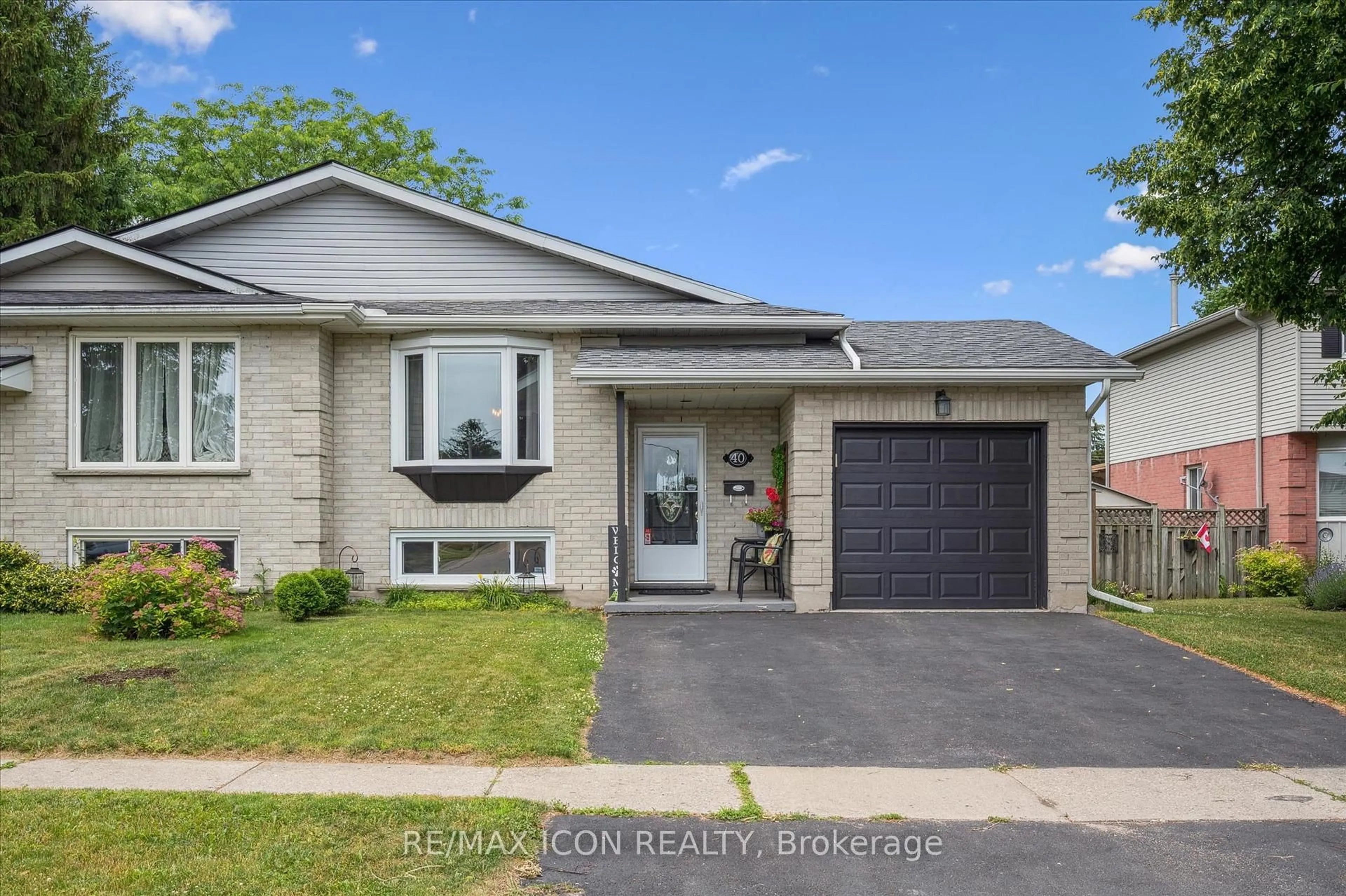 Home with brick exterior material, street for 40 Abeles Ave, Brant Ontario N3L 3N9