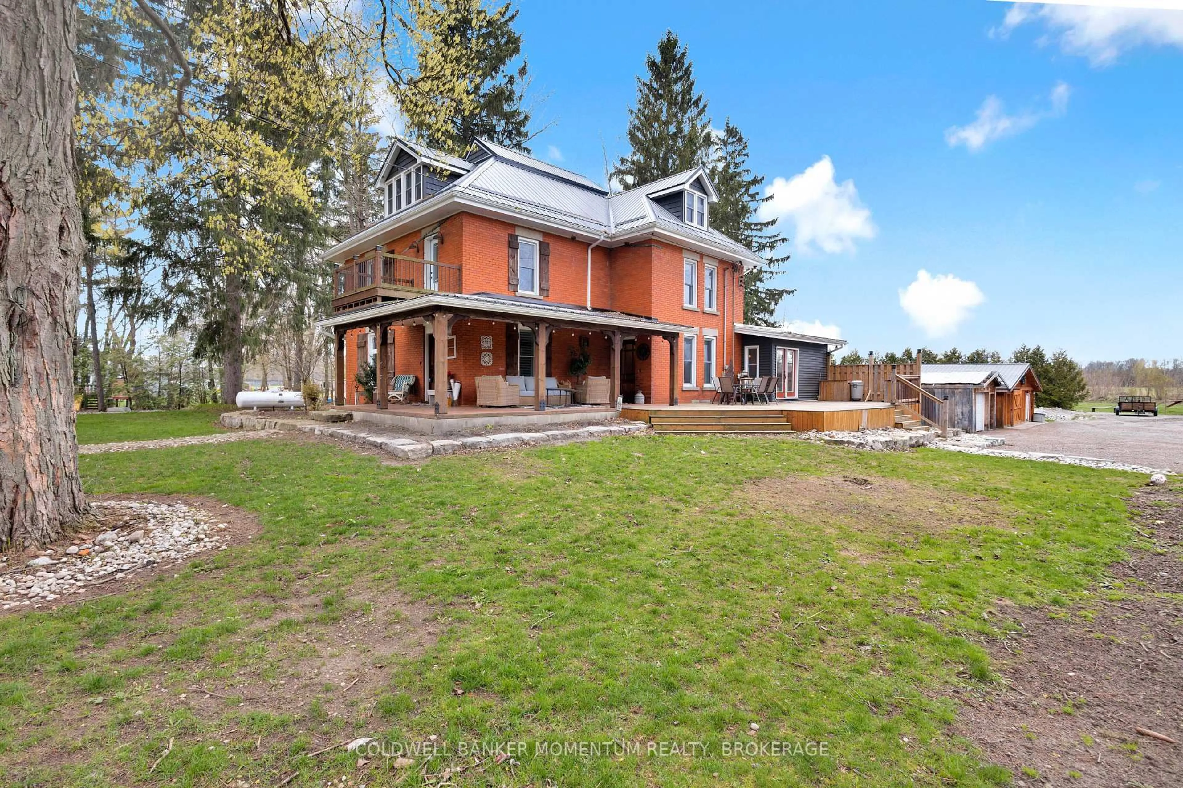 A pic from outside/outdoor area/front of a property/back of a property/a pic from drone, building for 721 CHARLOTTVILLE RD 8 Rd, Norfolk Ontario N3Y 4K5