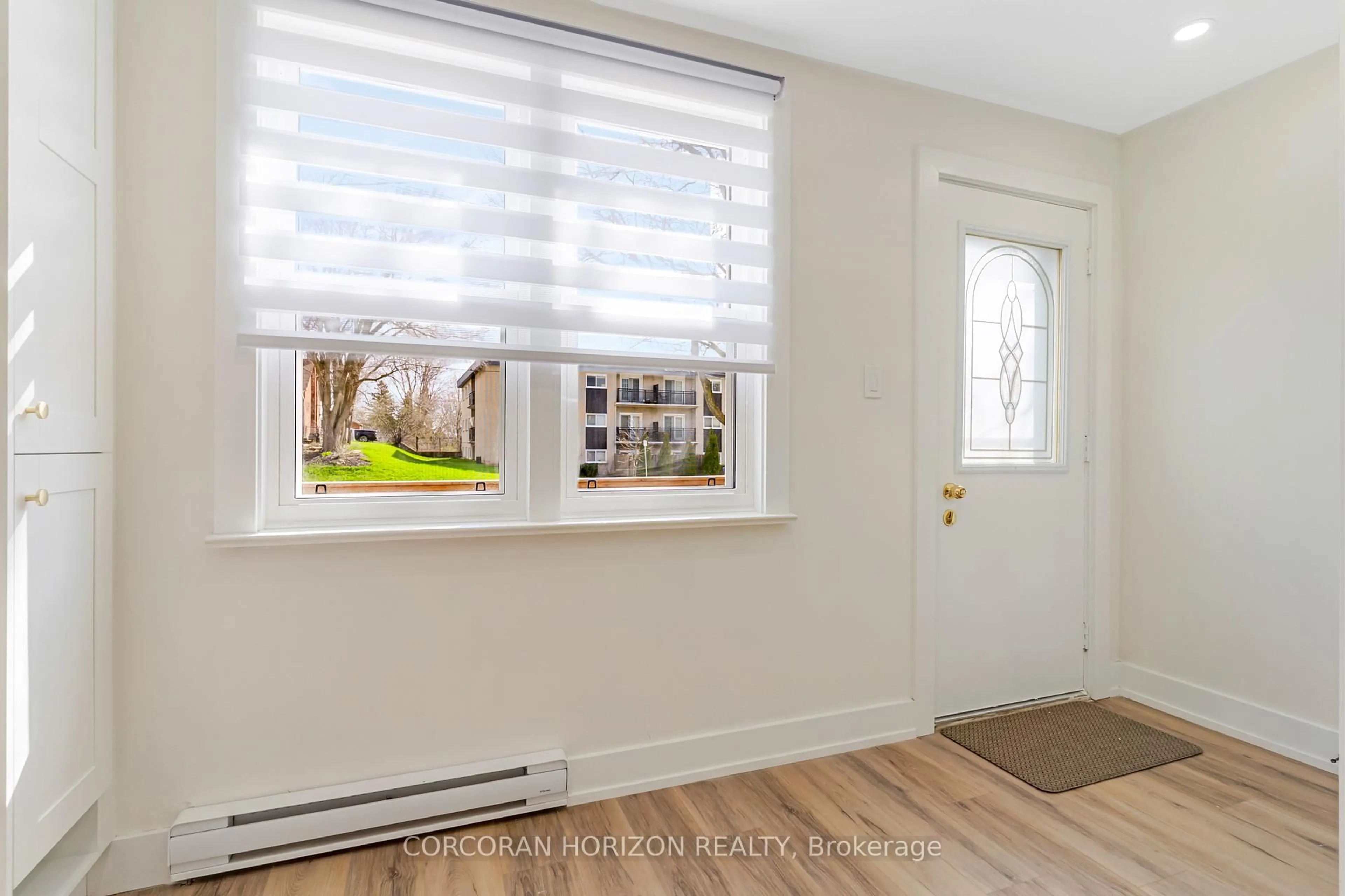 Indoor entryway for 844 Stirling Ave, Kitchener Ontario N2M 3K3