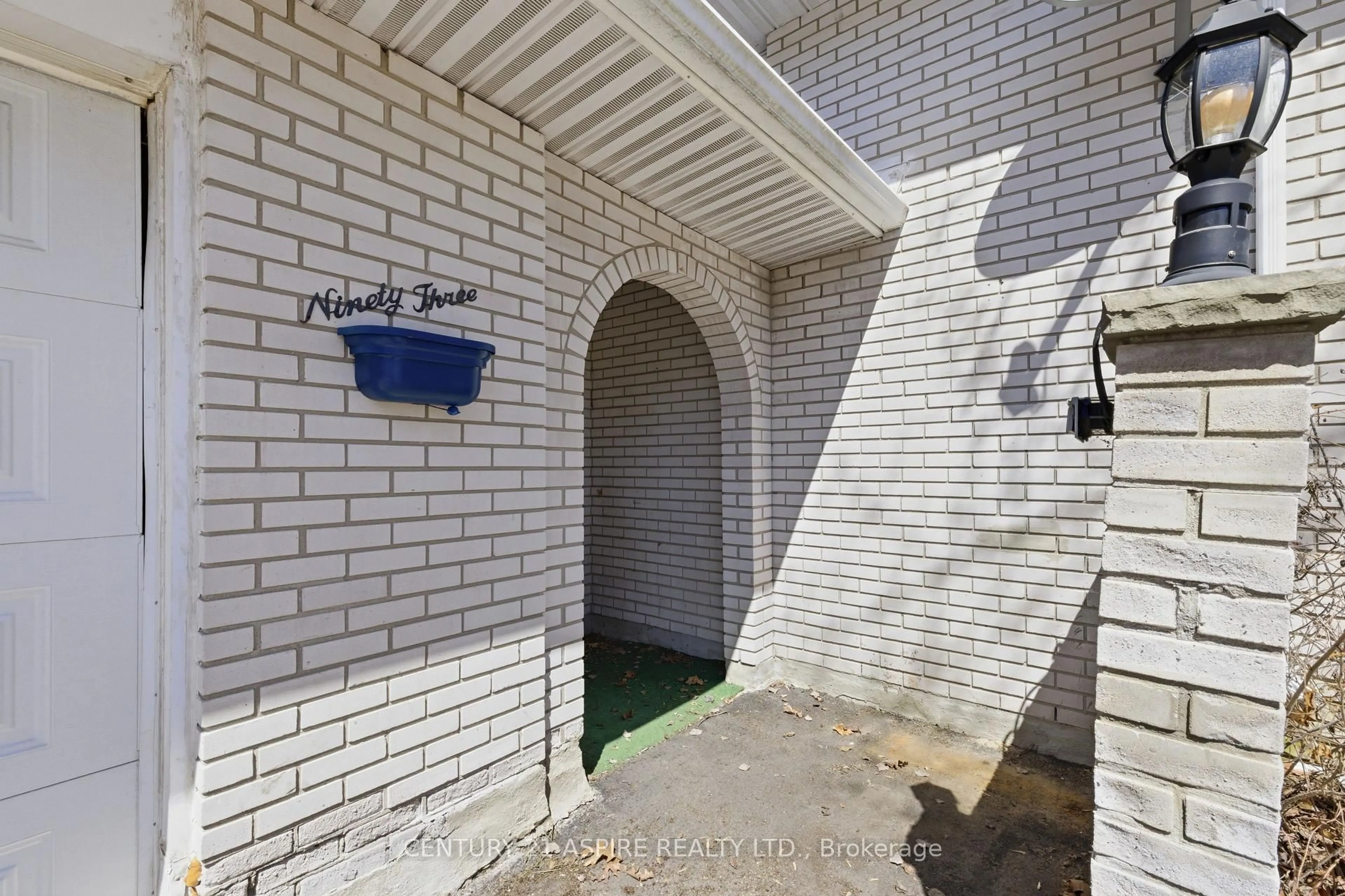 Unknown for 93 Frontenac Cres, Deep River Ontario K0J 1P0