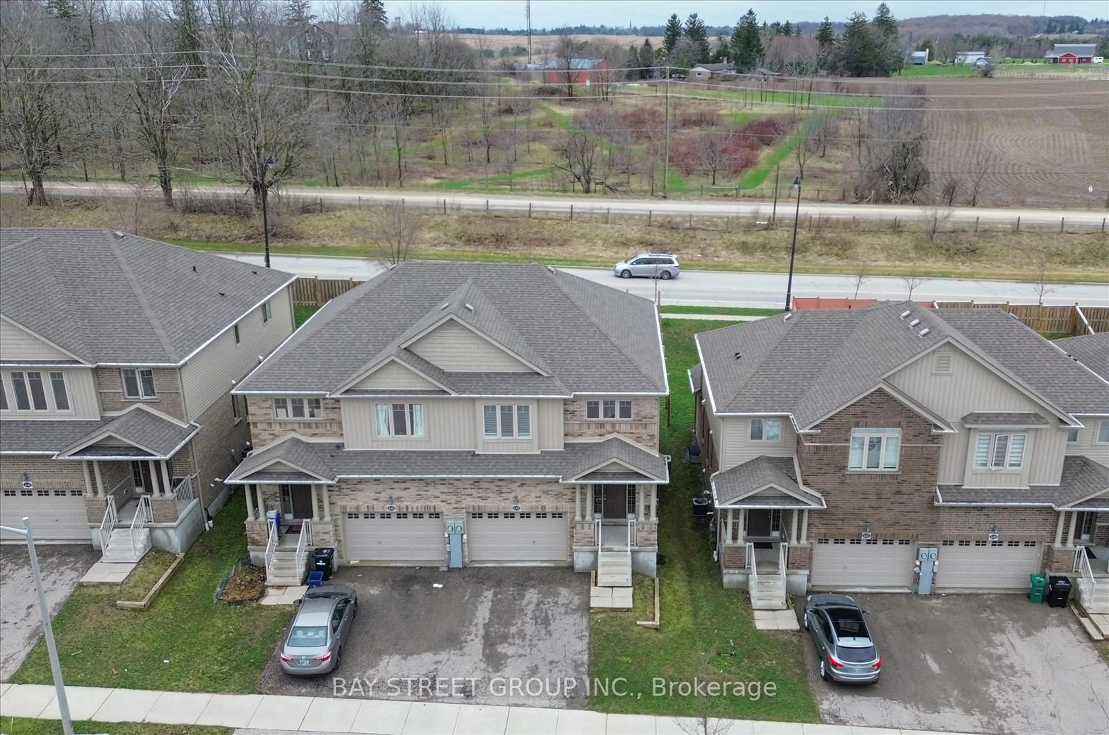 A pic from outside/outdoor area/front of a property/back of a property/a pic from drone, street for 445 Avens St, Waterloo Ontario N2V 0B6