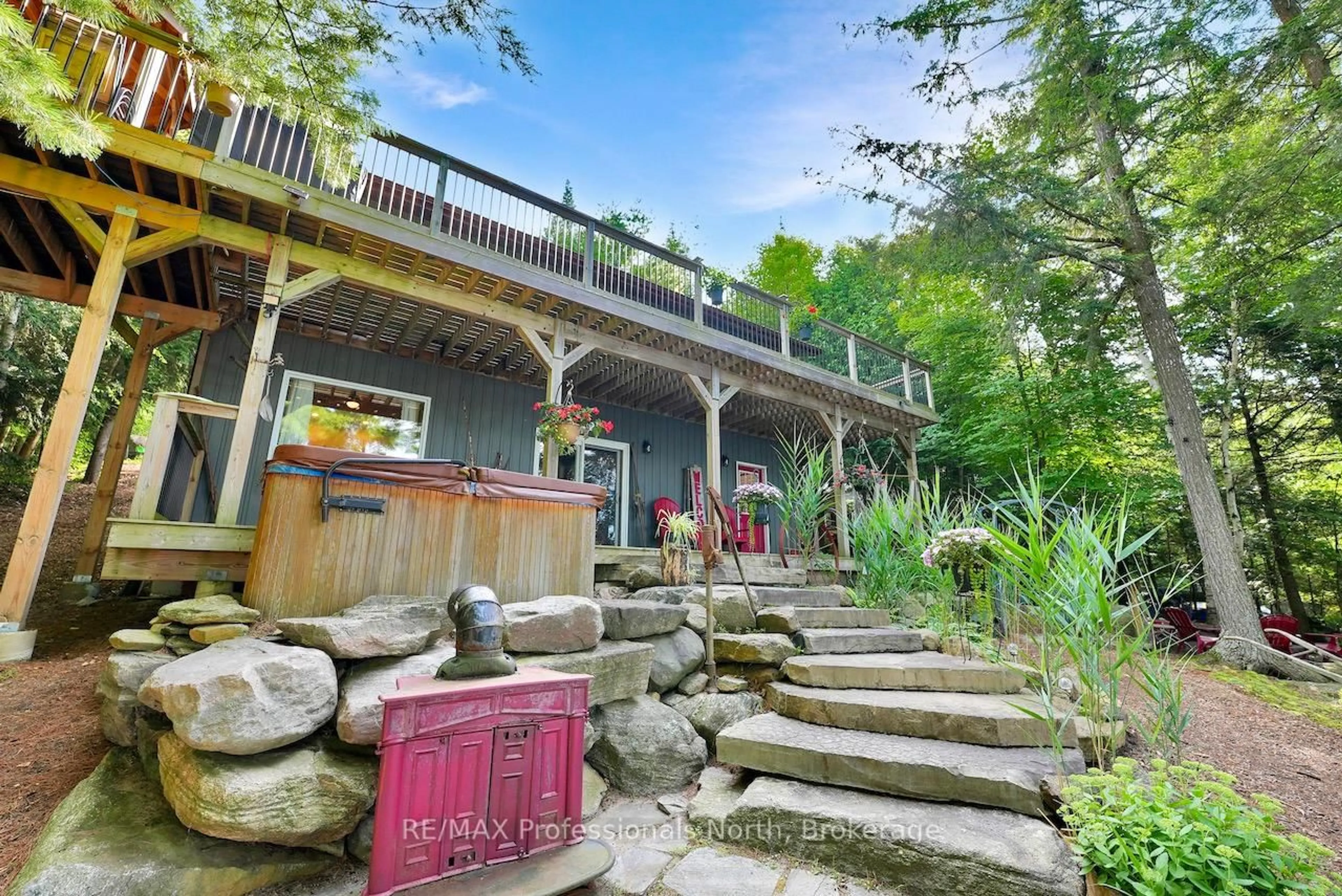 Patio, water/lake/river/ocean view for 5543 Kennisis Lake Rd, Dysart et al Ontario K0M 1S0