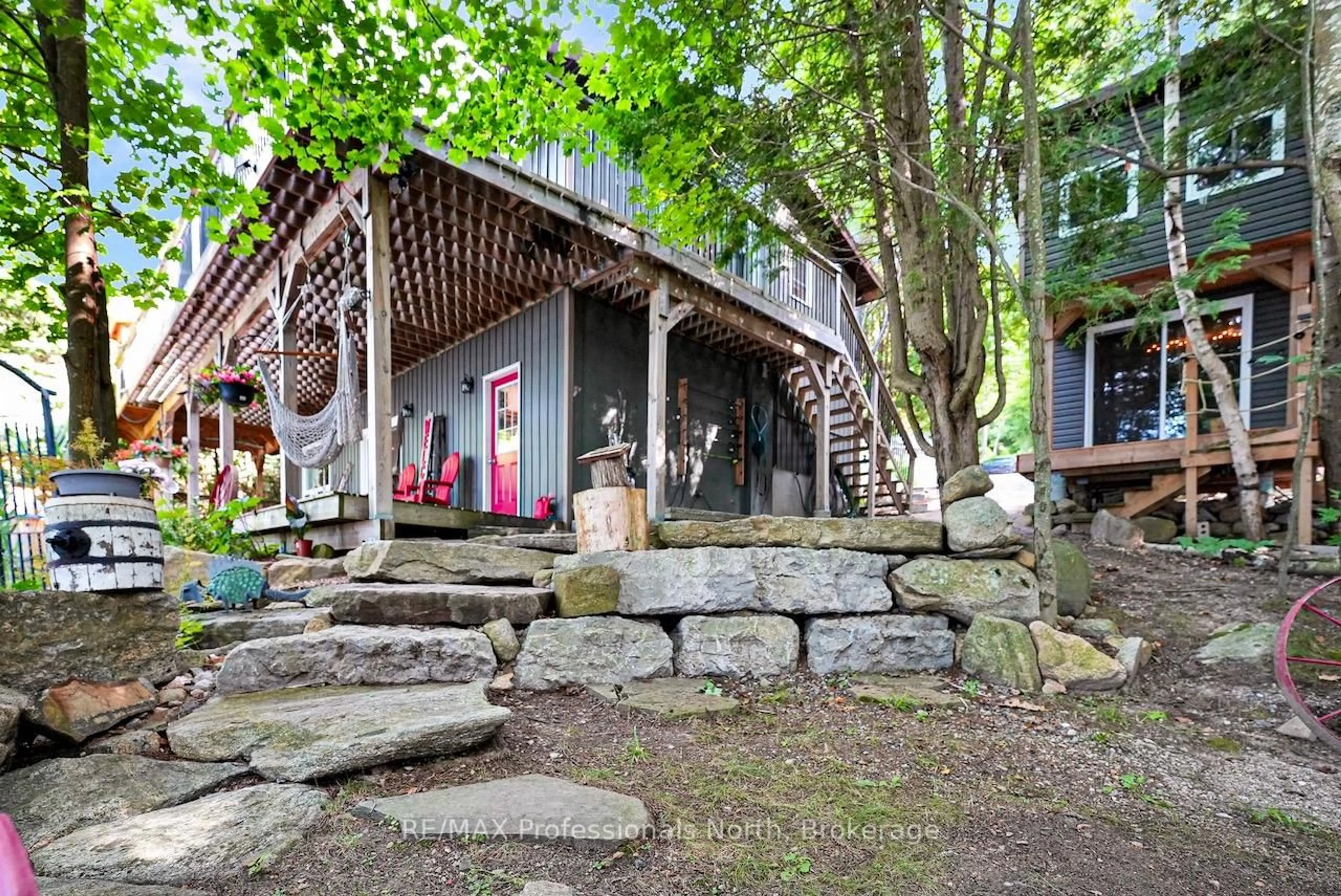 Patio, street for 5543 Kennisis Lake Rd, Dysart et al Ontario K0M 1S0