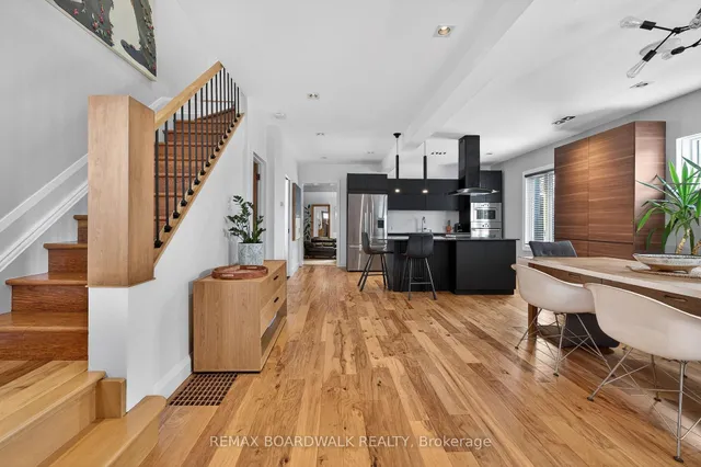 154 Queen Mary St, Ottawa 4