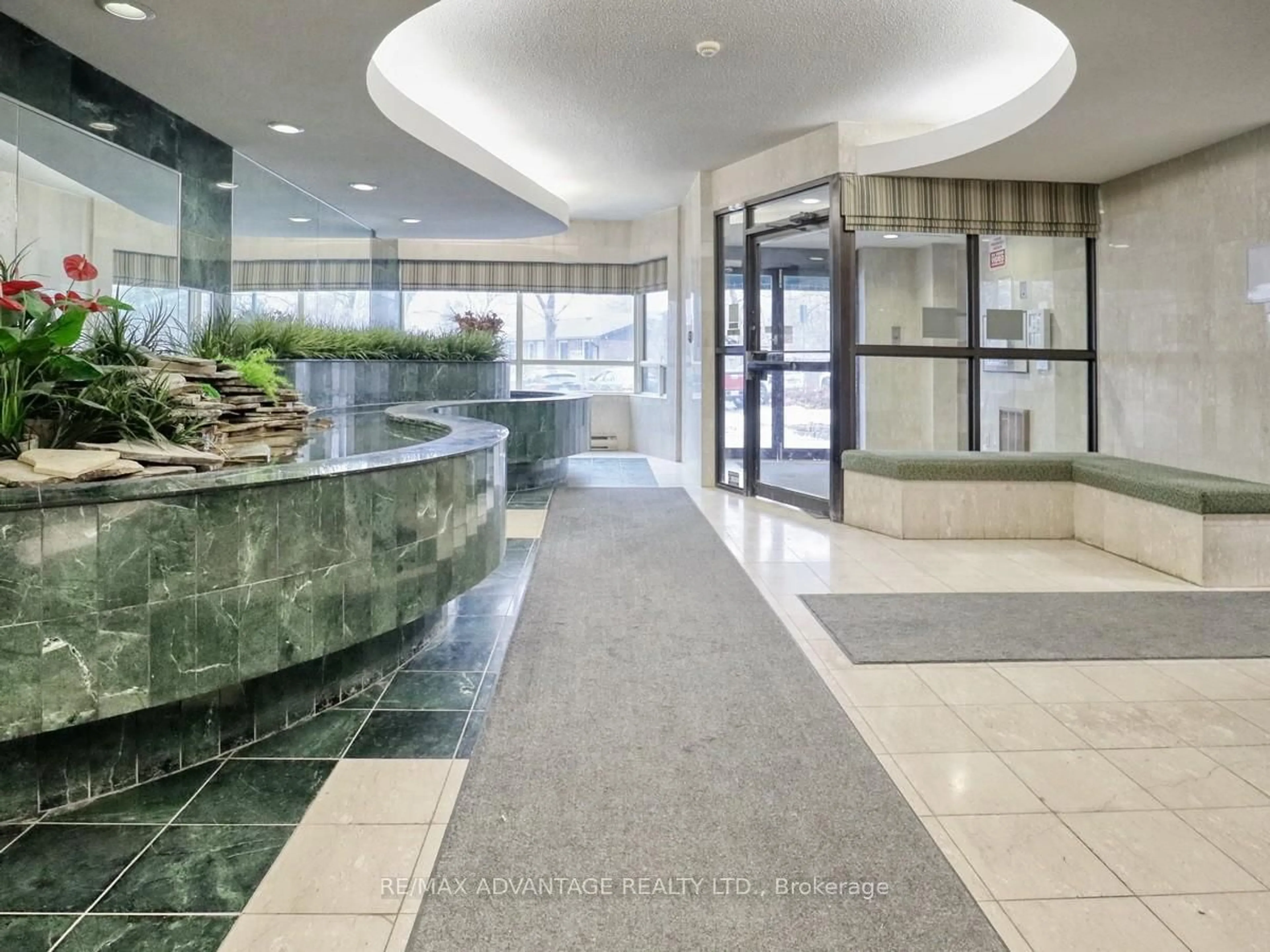 Indoor foyer for 744 Wonderland Rd #205, London South Ontario N6K 4K3