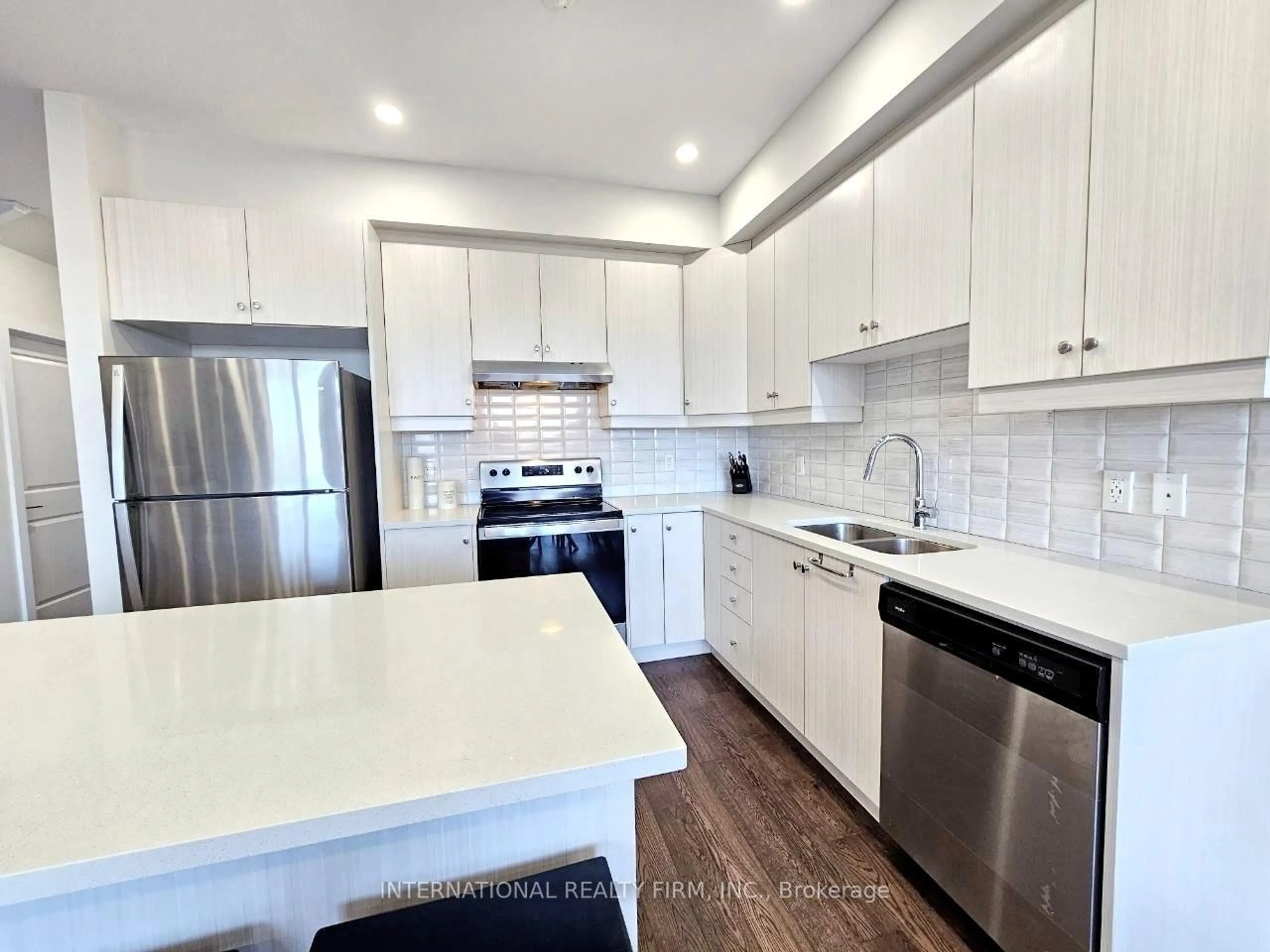 Open concept kitchen, ceramic/tile floor for 134 Bedrock Dr, Hamilton Ontario L8J 0K6