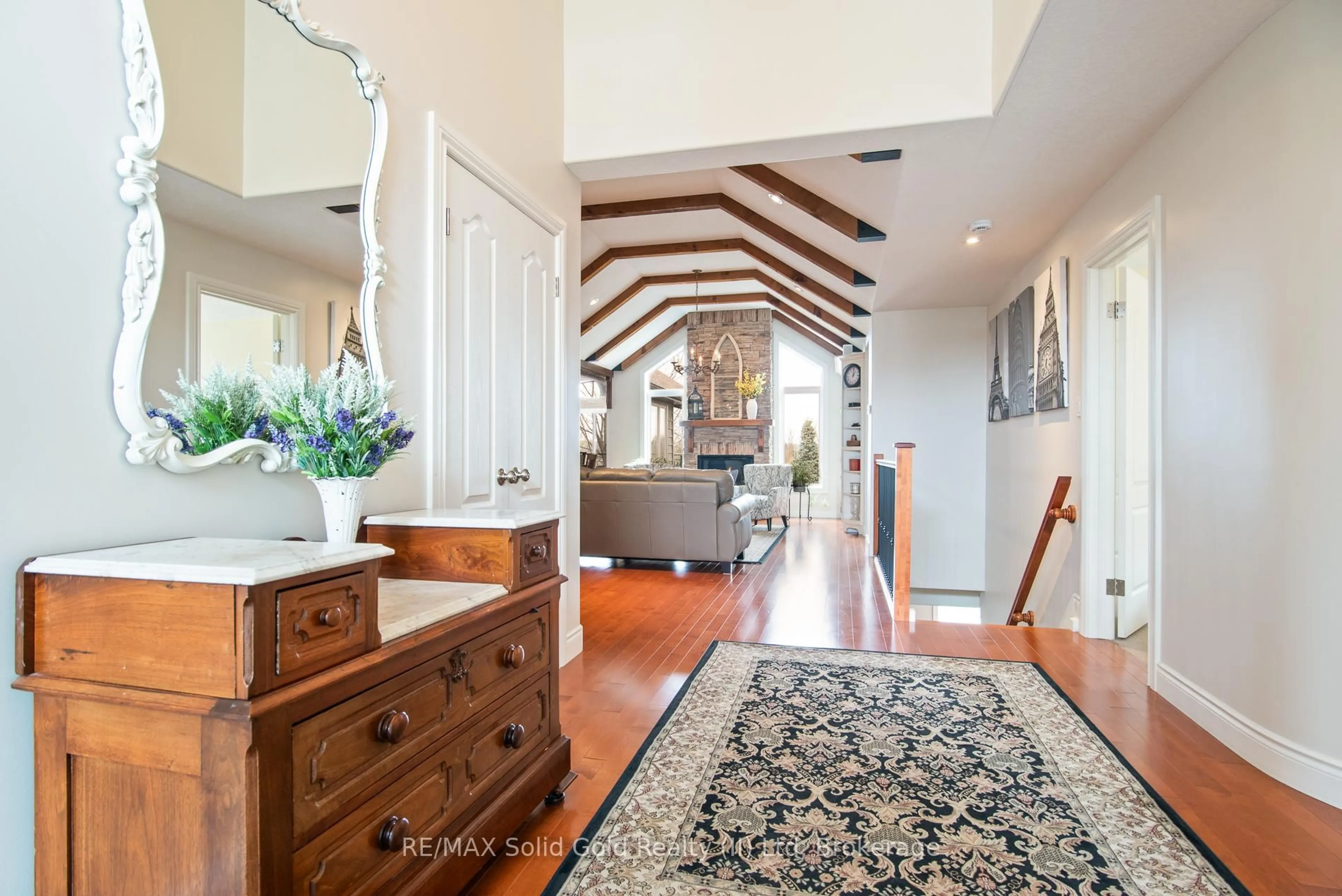 Indoor entryway for 159 Hostetler Rd, Wilmot Ontario N3A 0B2