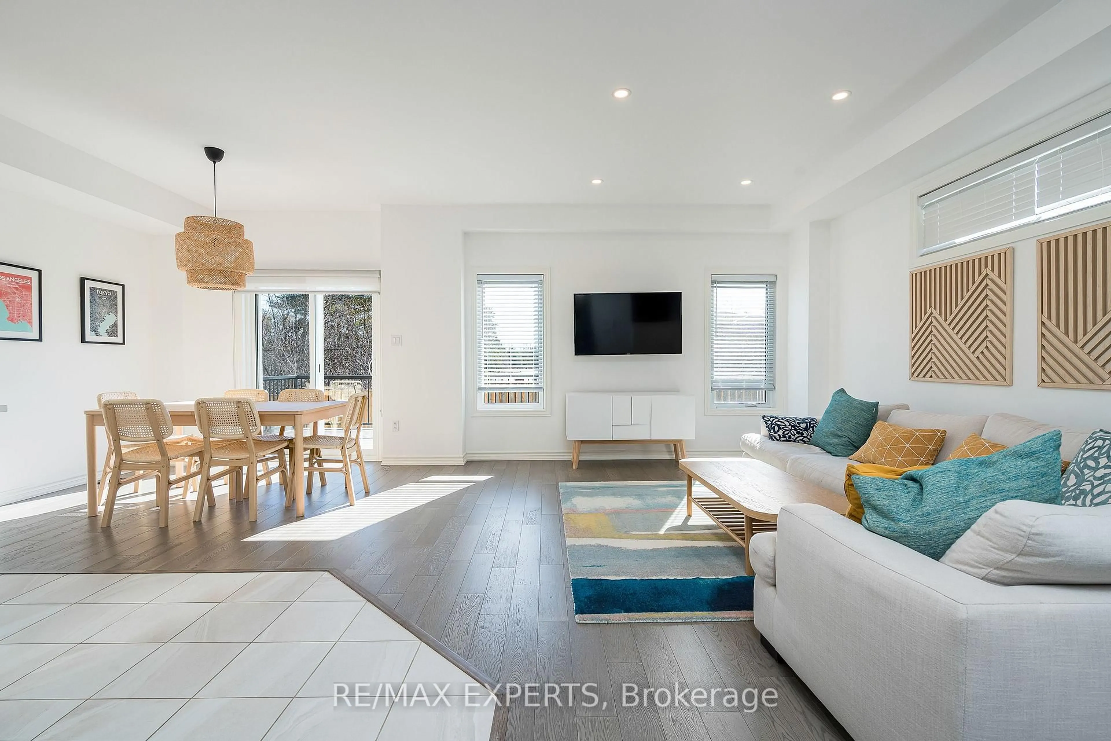 Living room with furniture, unknown for 101 Rosie St, Blue Mountains Ontario N0H 1J0