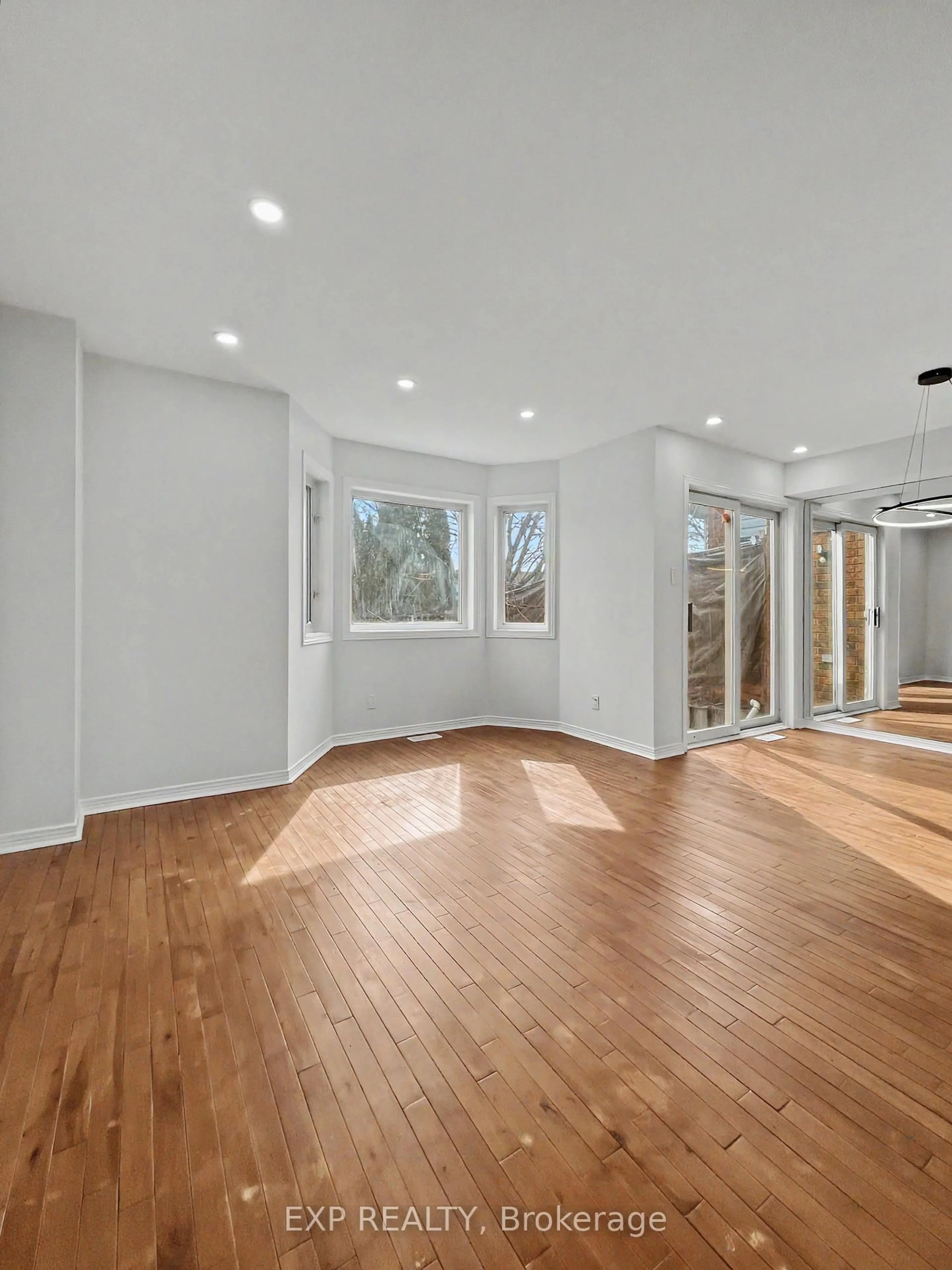 A pic of a room for 4218 Owl Valley Dr, Ottawa Ontario K1V 1L7