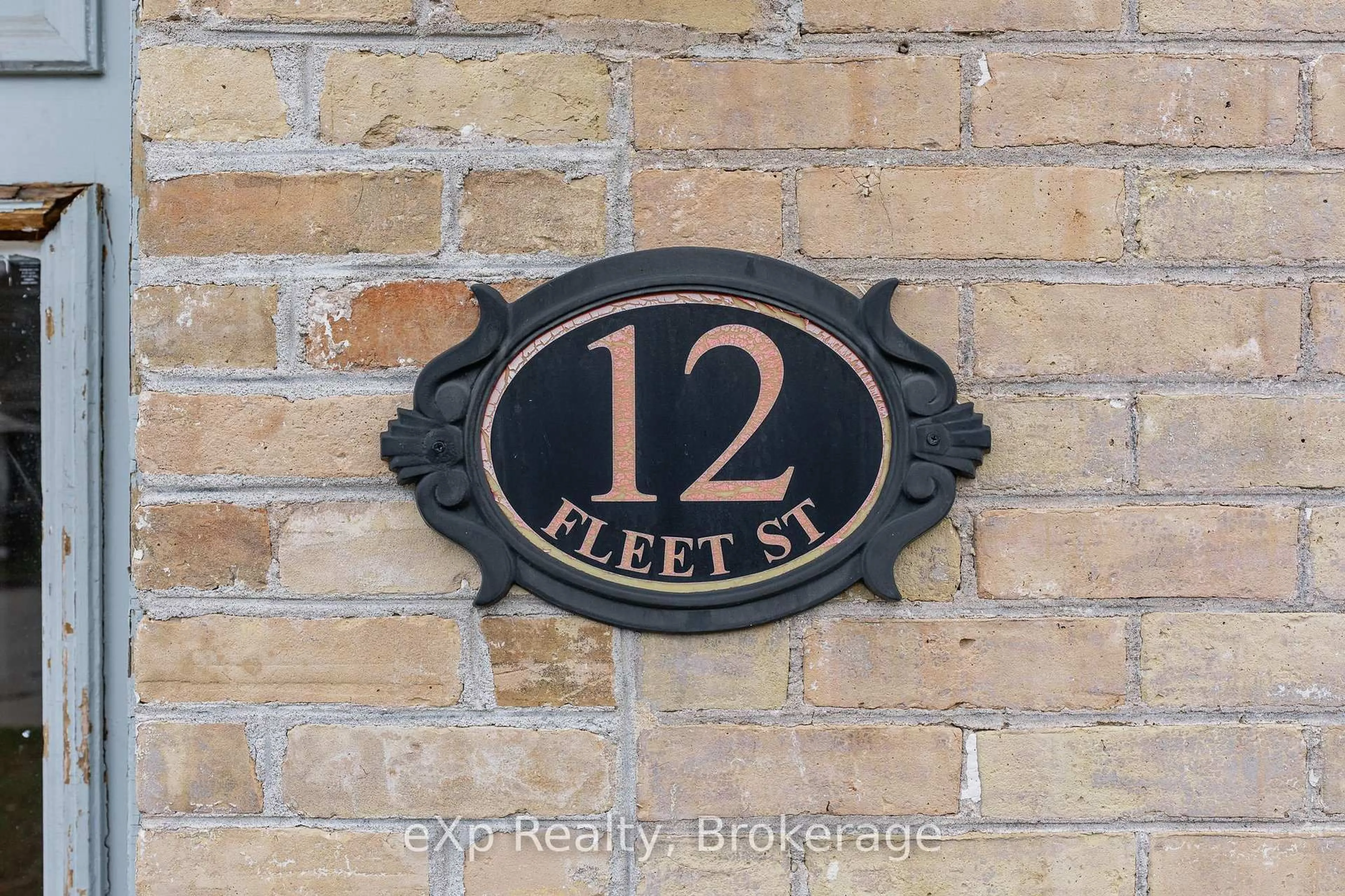 Unknown for 12 Fleet St, Brantford Ontario N3T 3S7