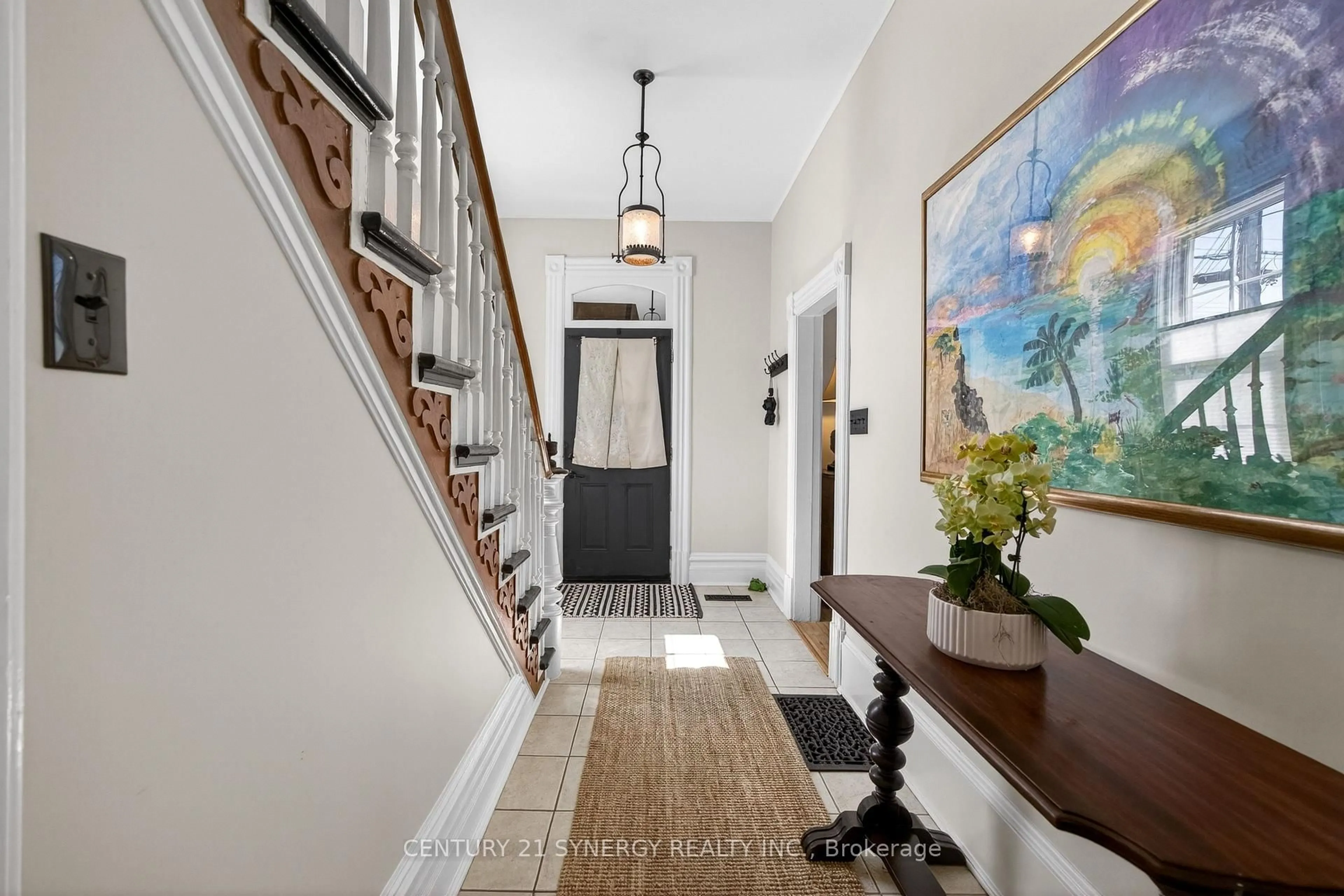 Indoor entryway for 33 Napoleon St, Carleton Place Ontario K7C 2X4