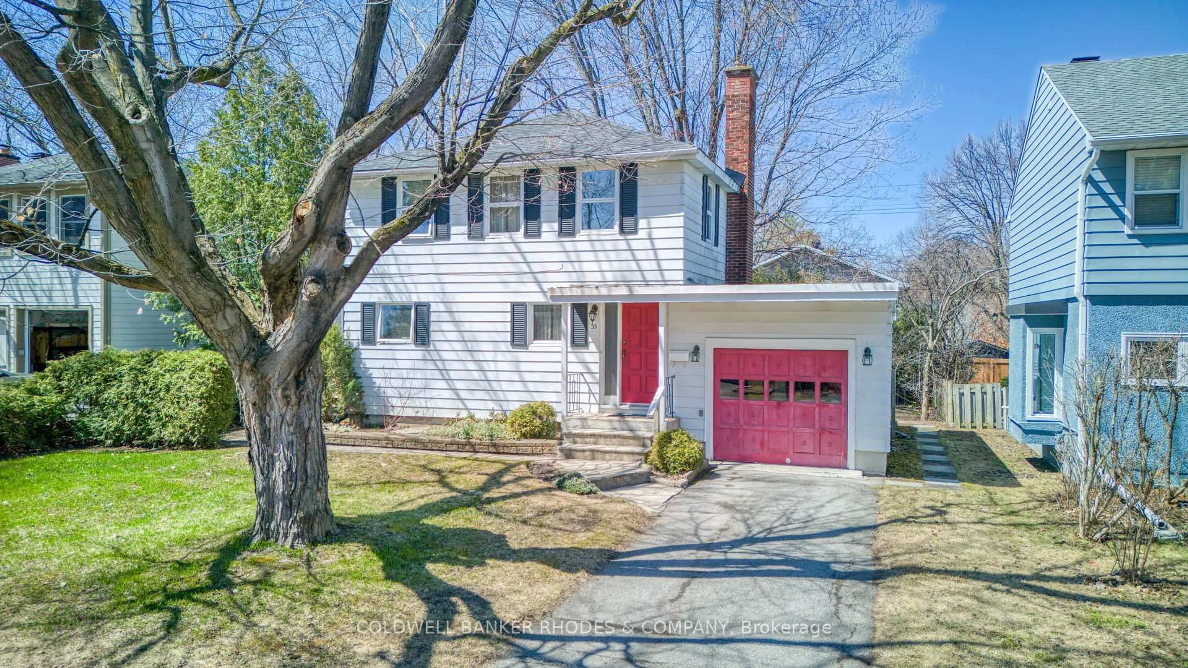 Home with vinyl exterior material, street for 35 Bedford Cres, Ottawa Ontario K1K 0E6