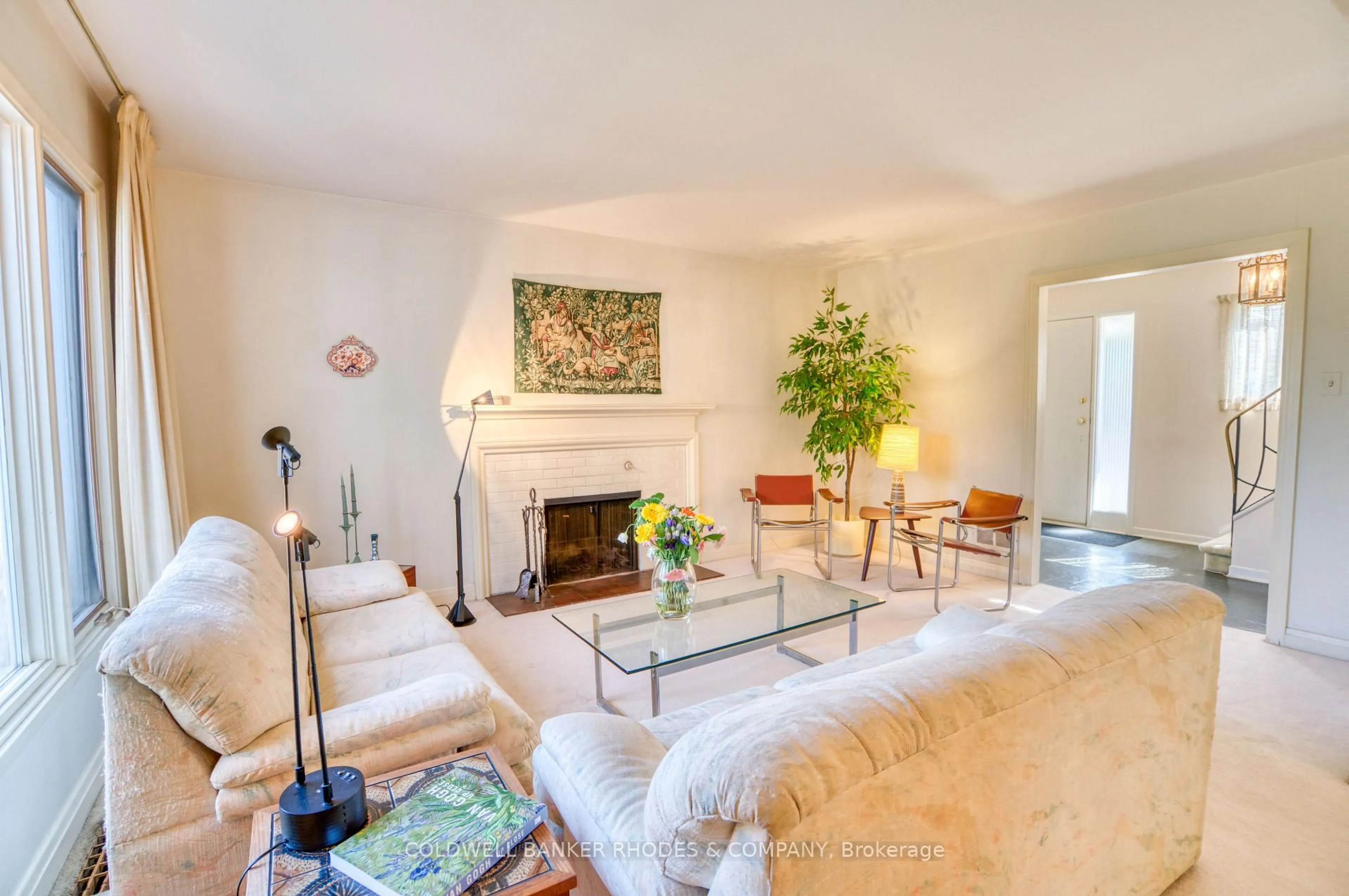 Living room with furniture, unknown for 35 Bedford Cres, Ottawa Ontario K1K 0E6